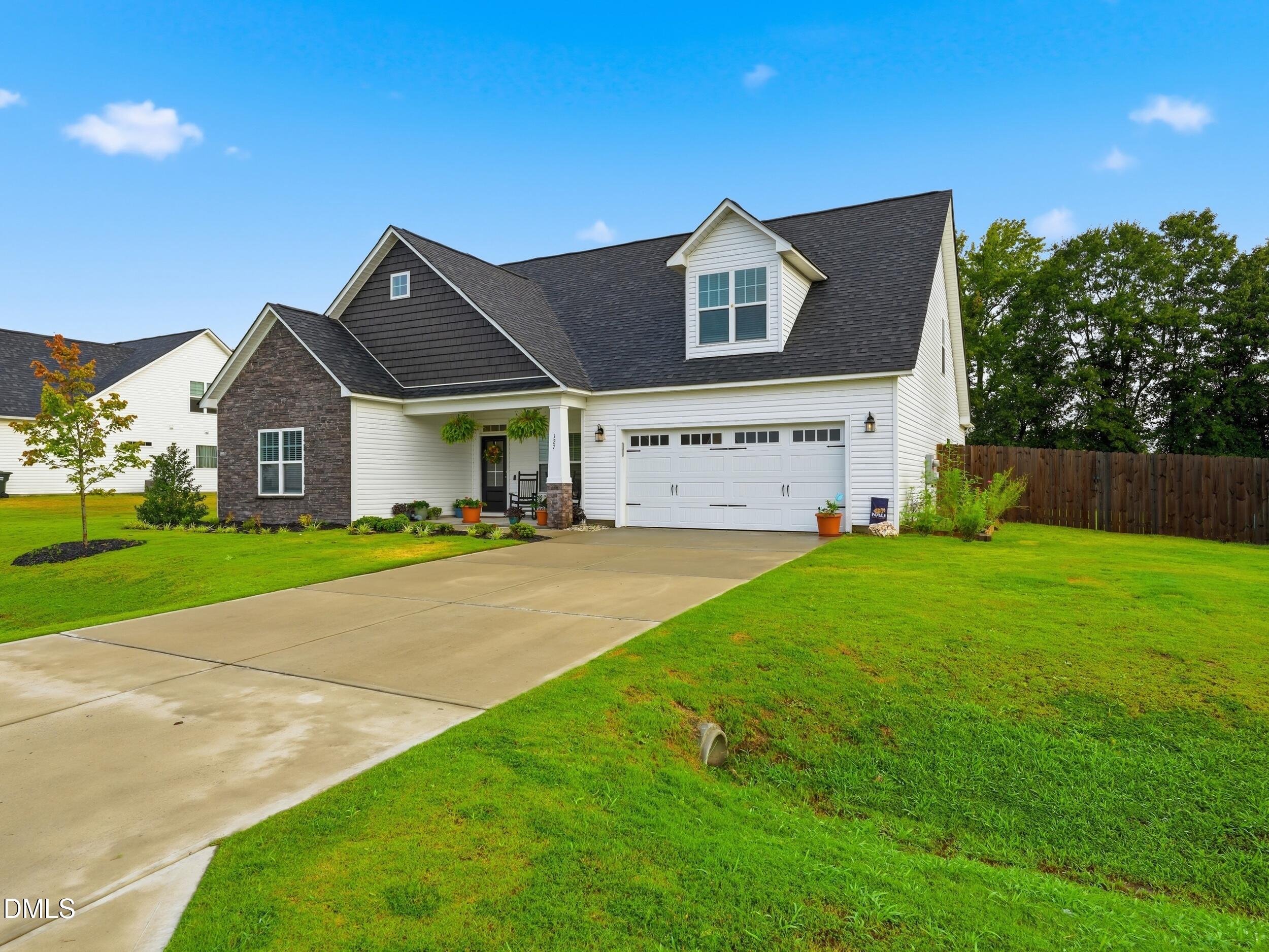 127 Looping Horse Circle