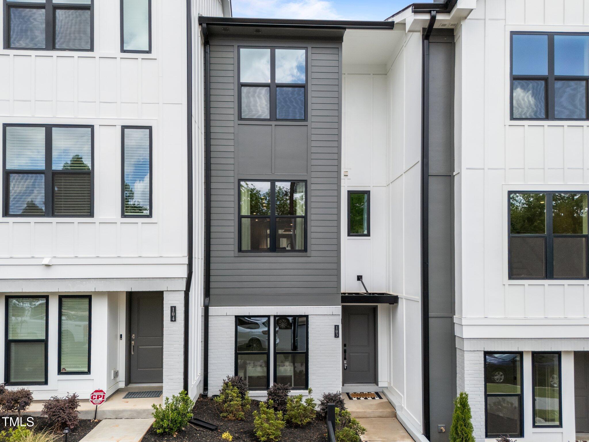 710 W North Street 103