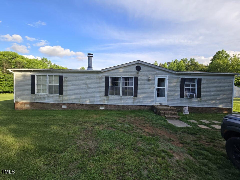 View Roxboro, NC 27574 mobile home