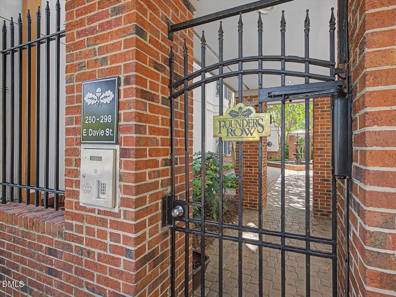 274 E Davie Street 274