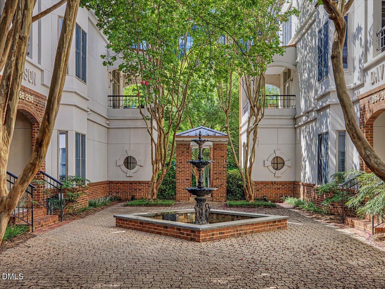 274 E Davie Street 274