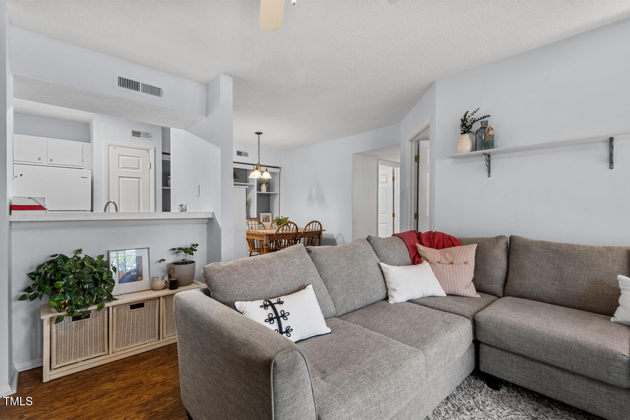 Durham, North Carolina 27713, United States, 2 Bedrooms Bedrooms, ,2 BathroomsBathrooms,Residential,Pending,108568