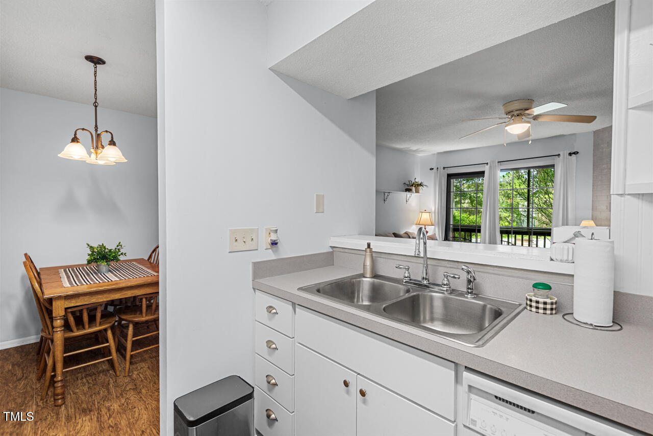 Durham, North Carolina 27713, United States, 2 Bedrooms Bedrooms, ,2 BathroomsBathrooms,Residential,Pending,108568