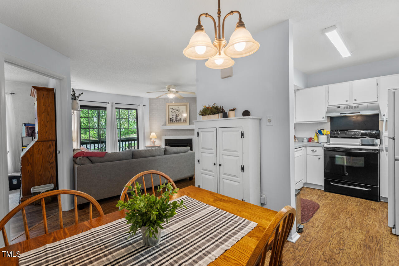 Durham, North Carolina 27713, United States, 2 Bedrooms Bedrooms, ,2 BathroomsBathrooms,Residential,Pending,108568