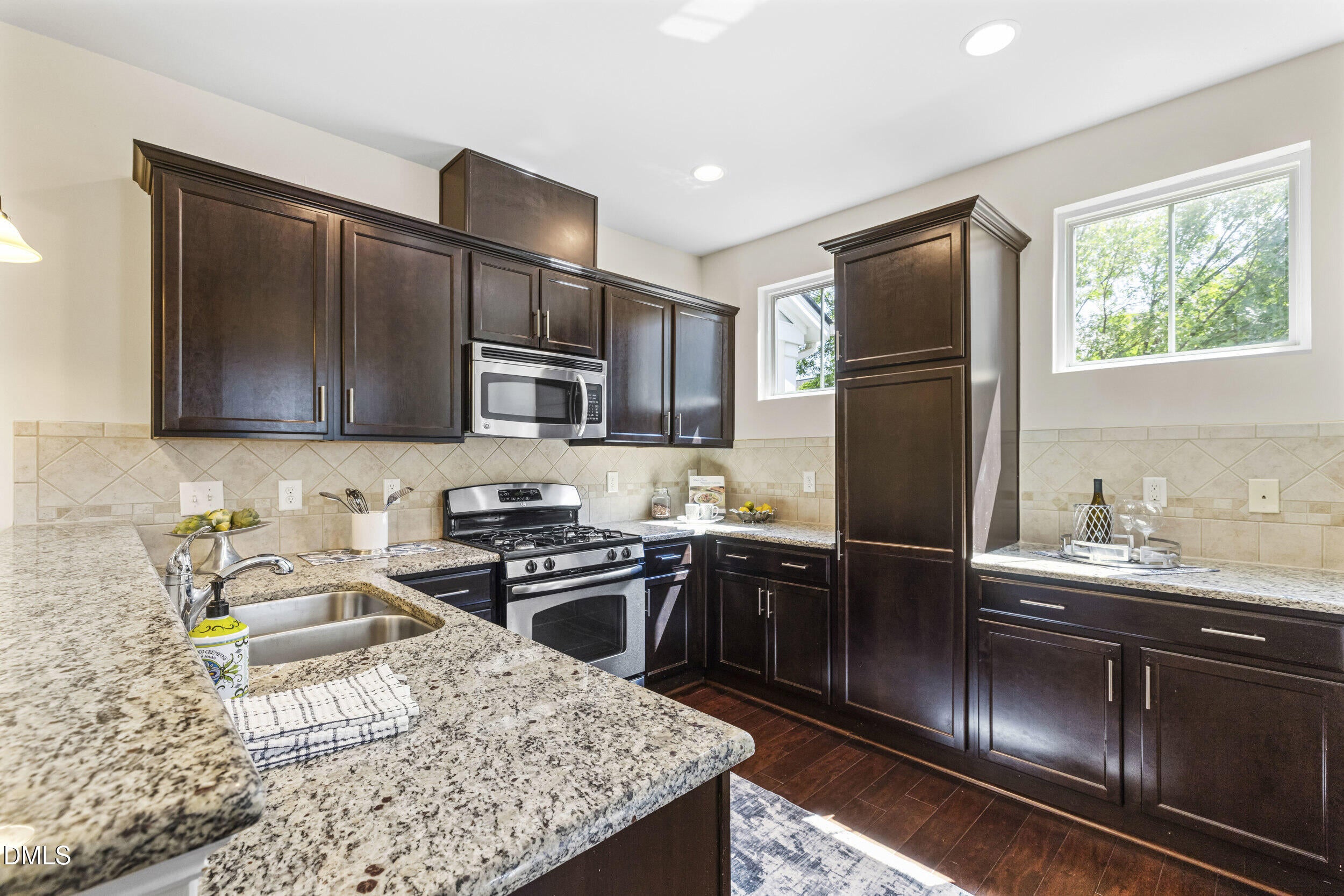 1529 Crafton Way
