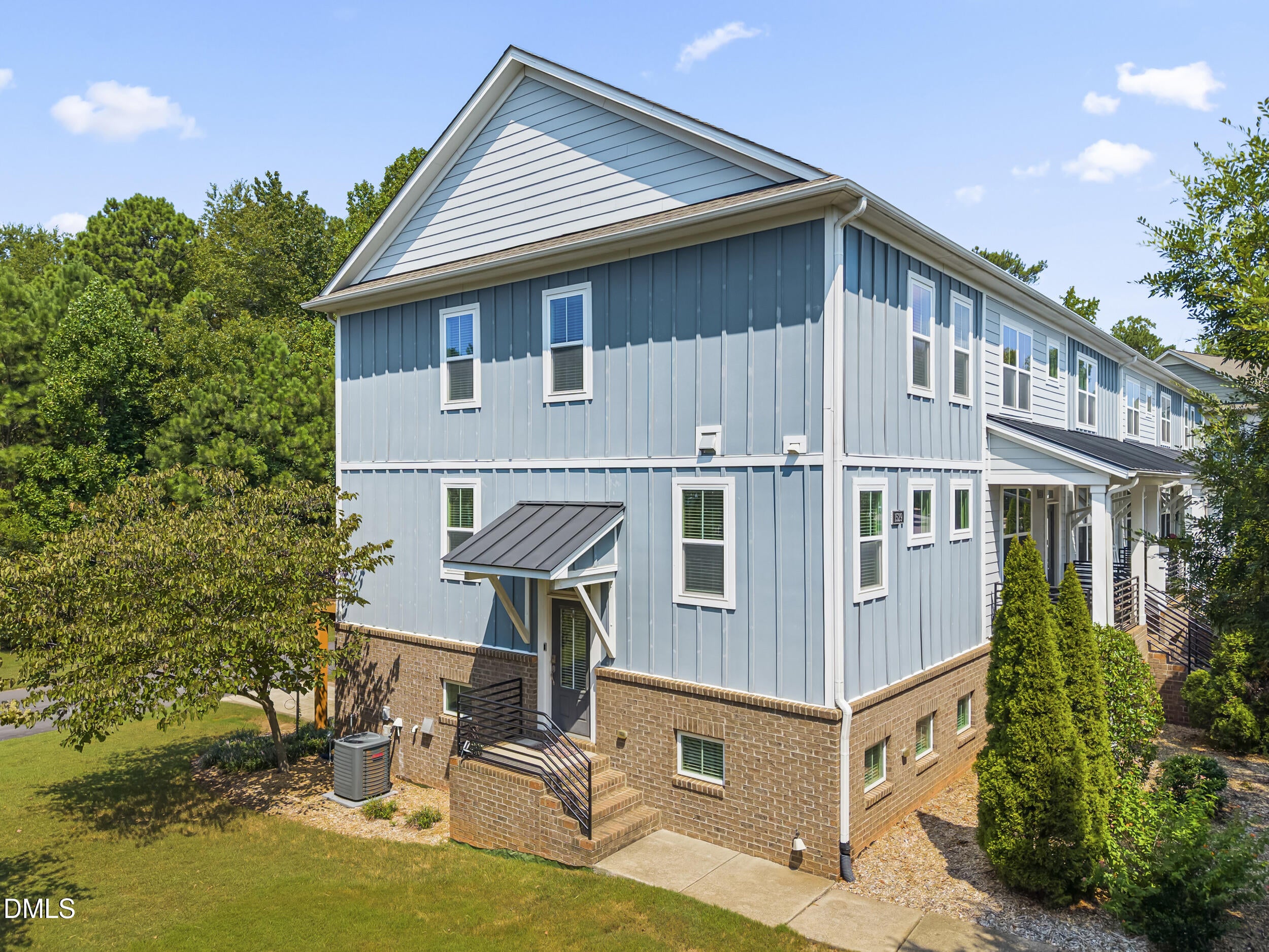 1529 Crafton Way