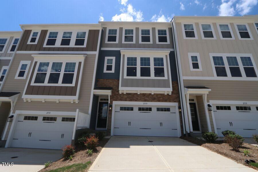 2733 Hunter Woods Drive #570