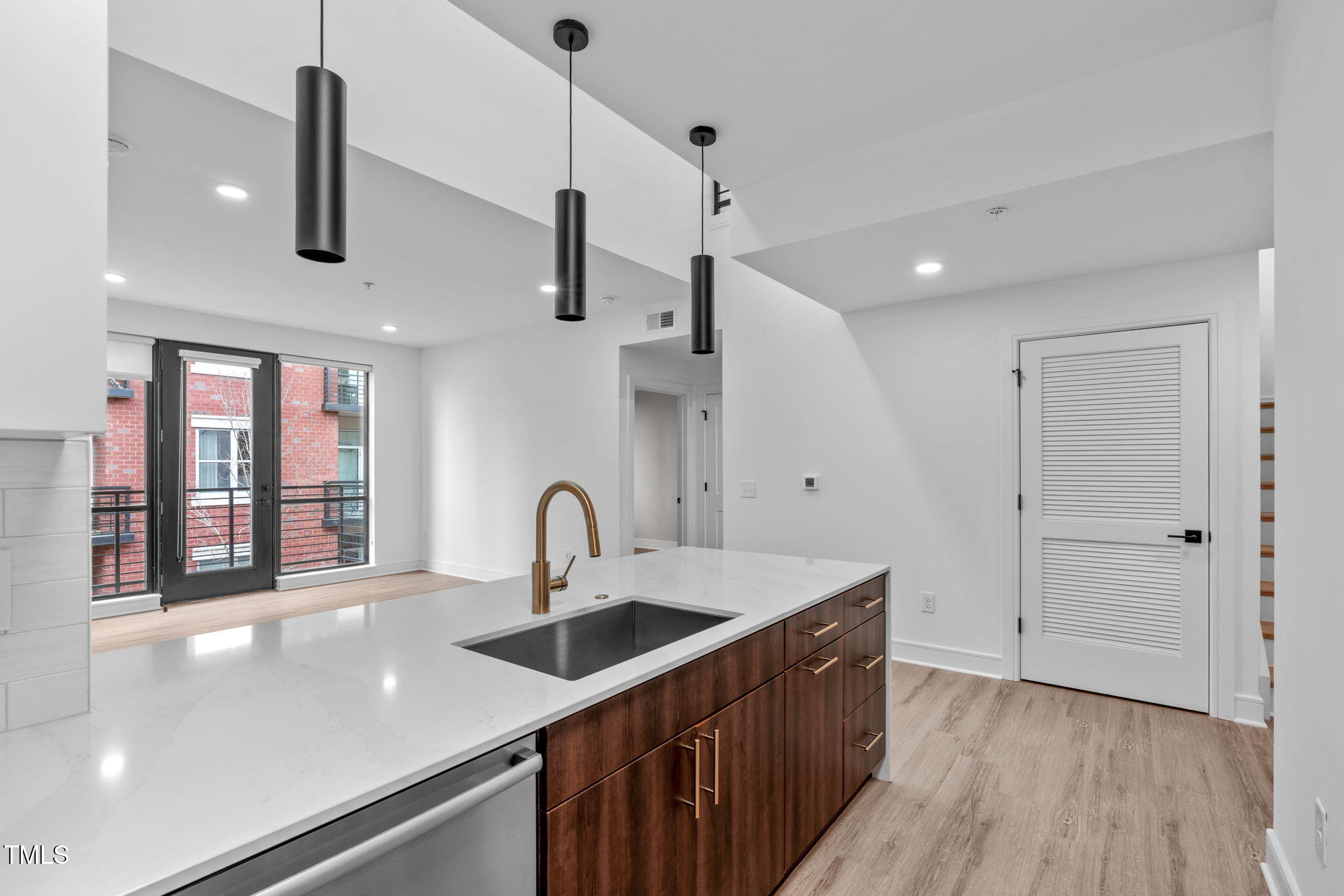 615 W Peace Street 406
