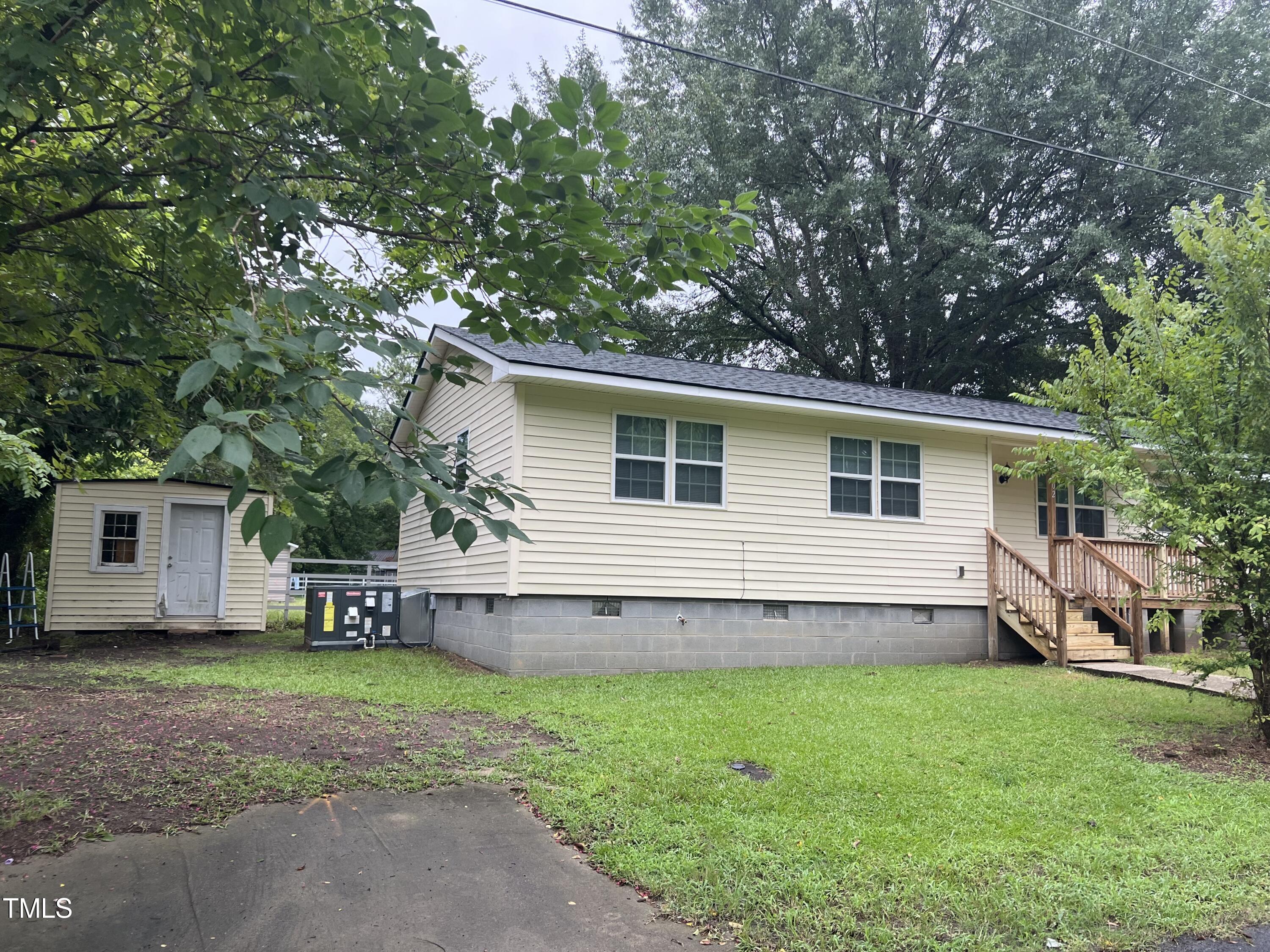 Photo 4 of 21 of 902 N Magnolia Avenue house