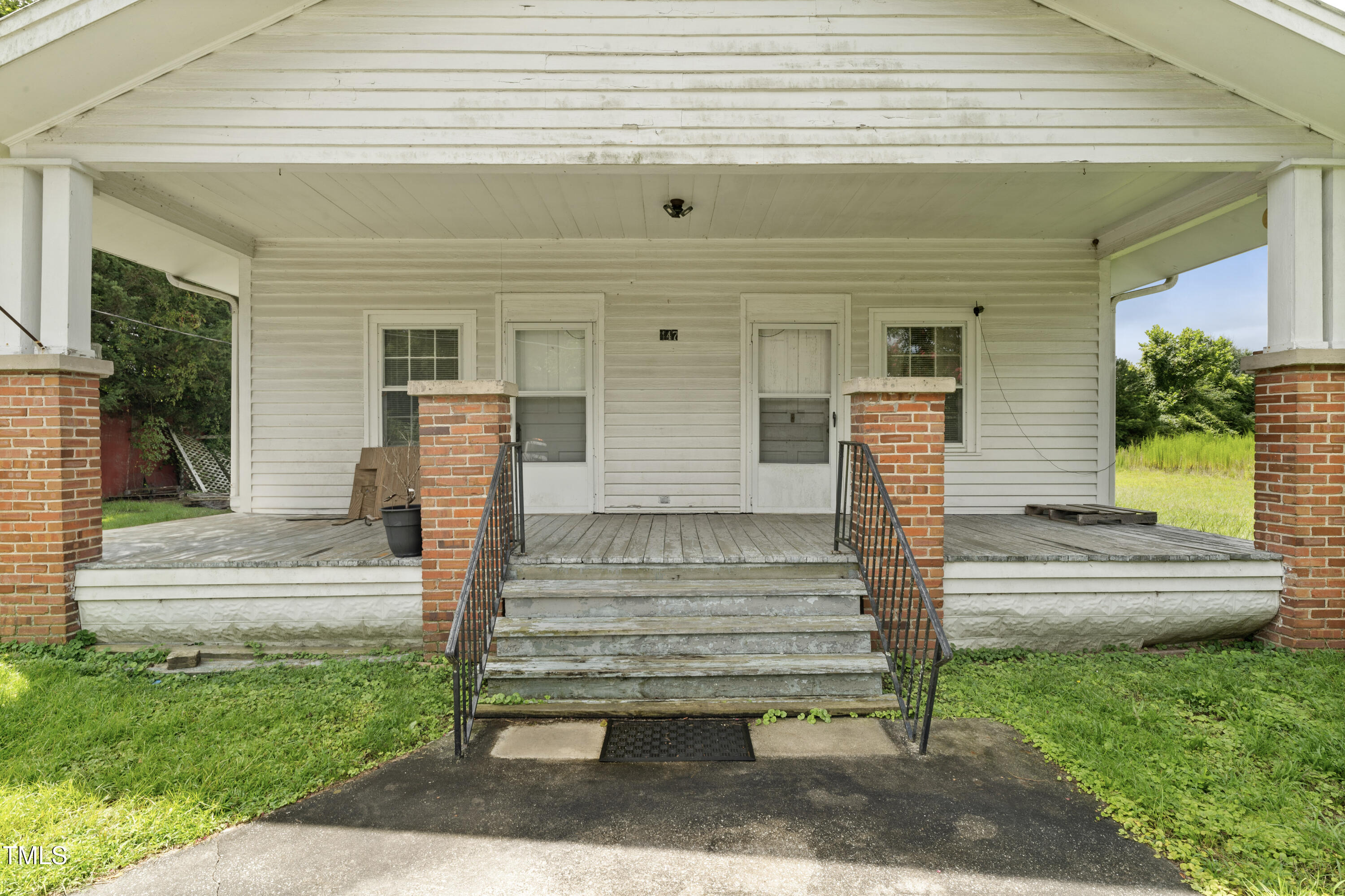 447 W Main Street