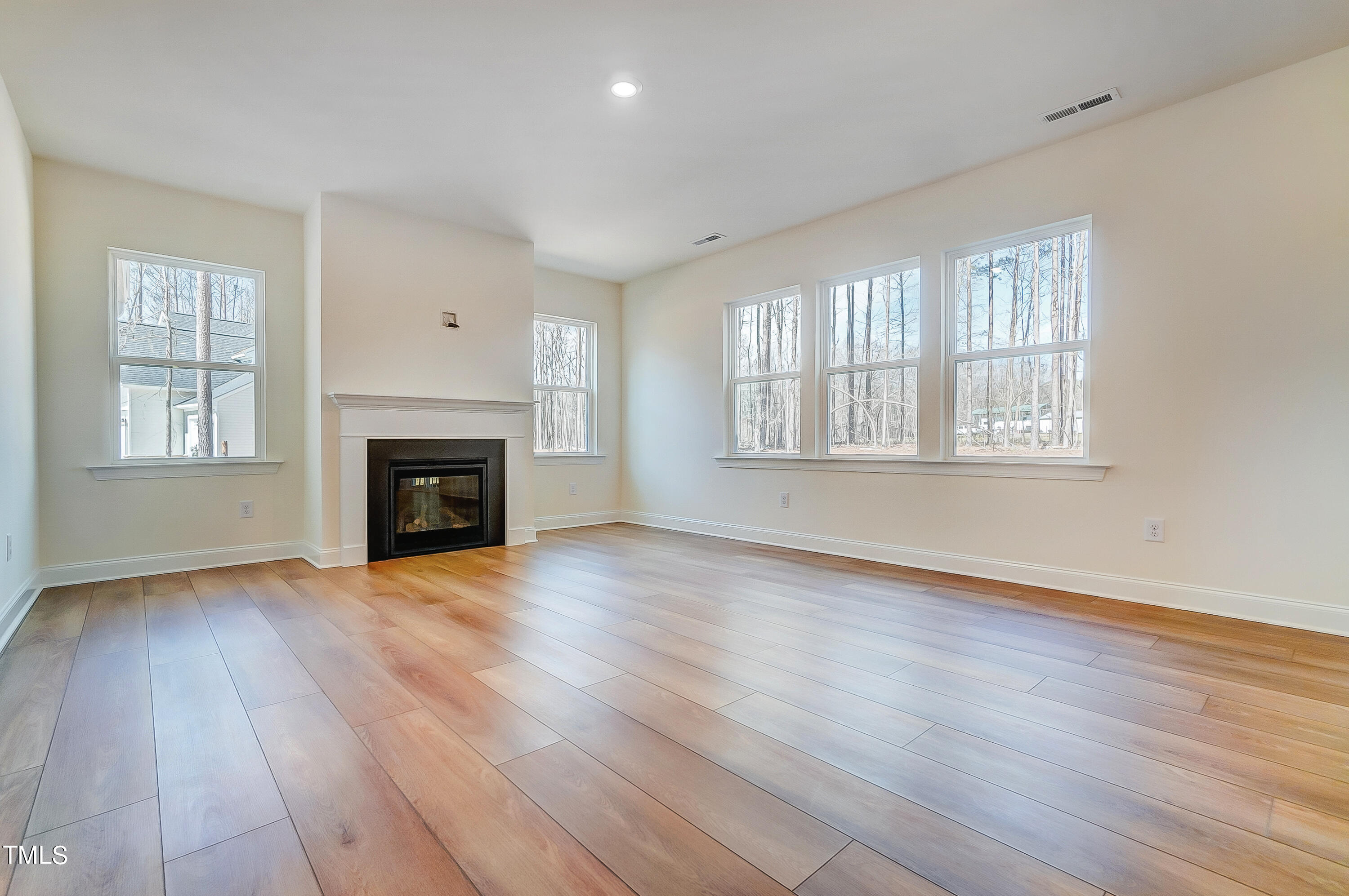 Photo 2 of 37 of 60 W Currituck Circle house