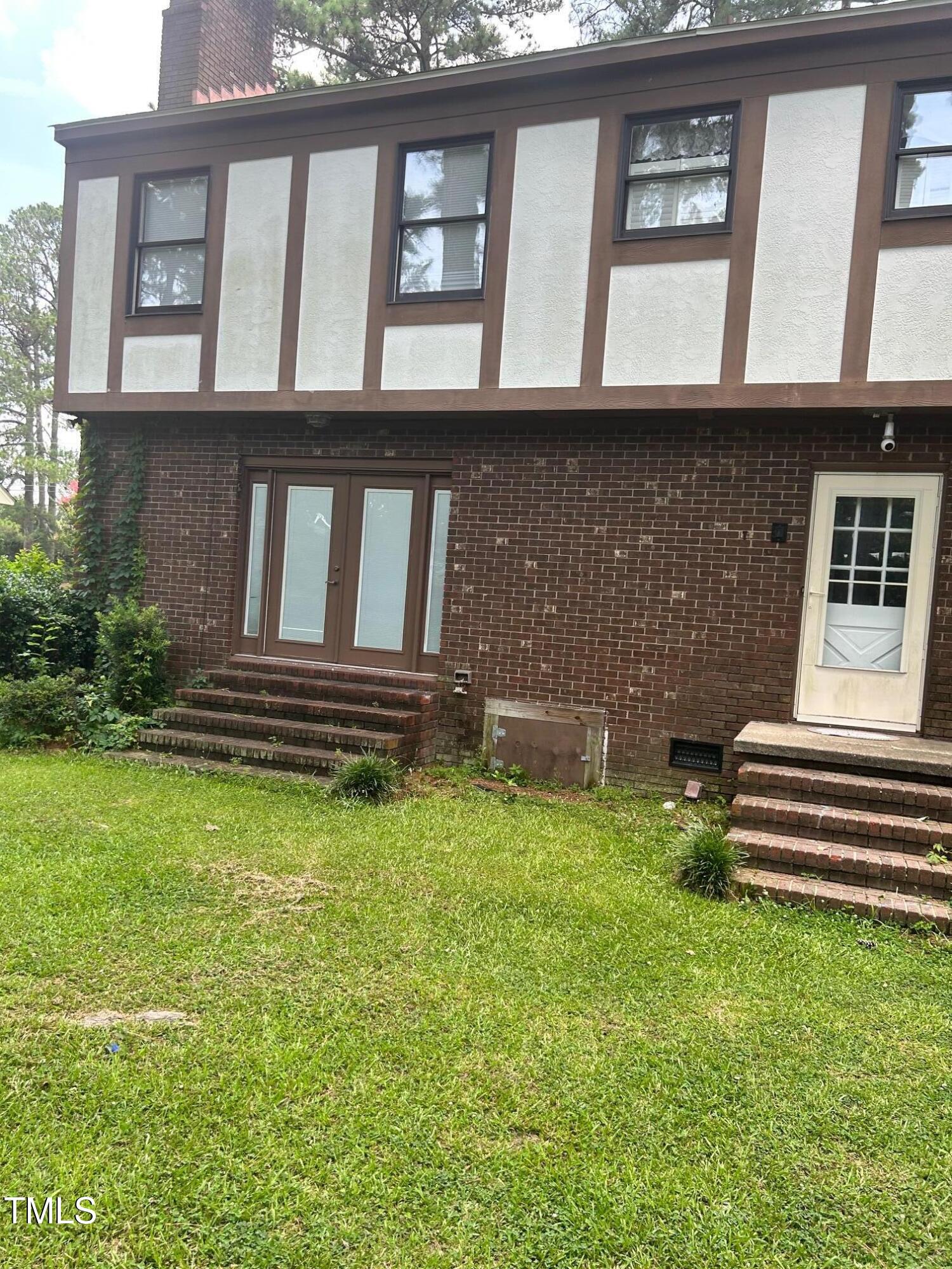 1800 Windsor Road