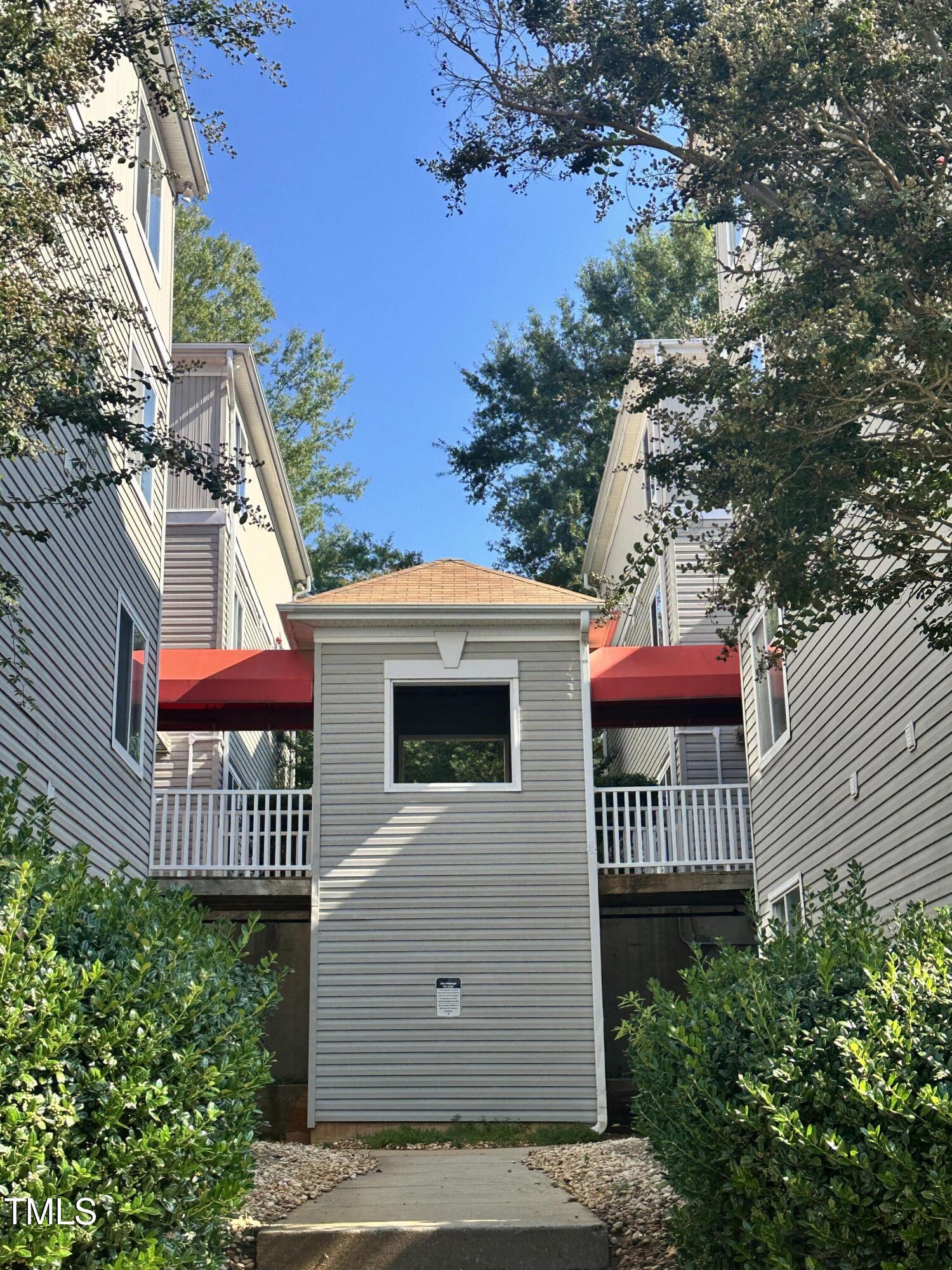 1221 University Court 304