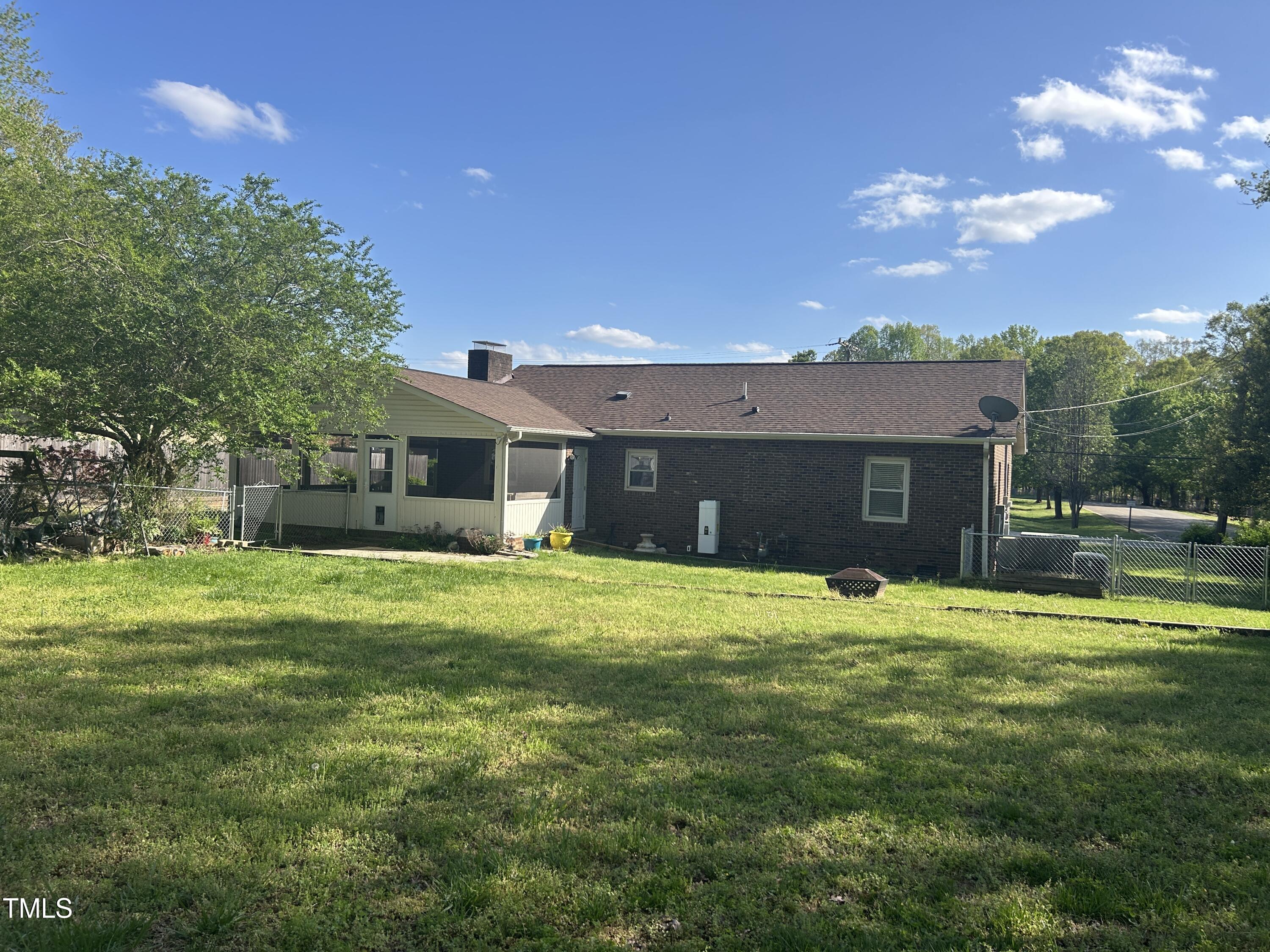 300 W Carr Street