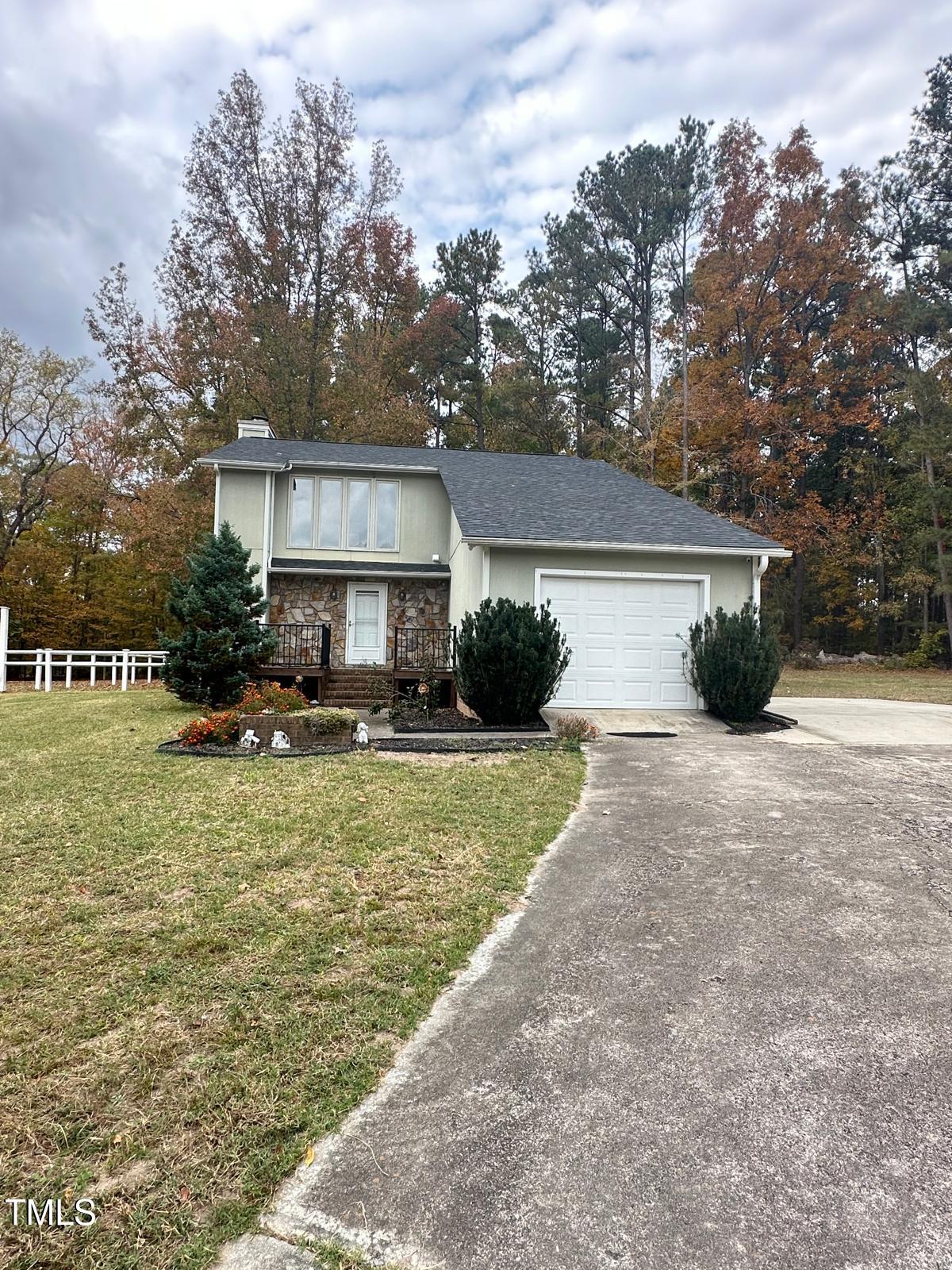 306 Smoketree Way