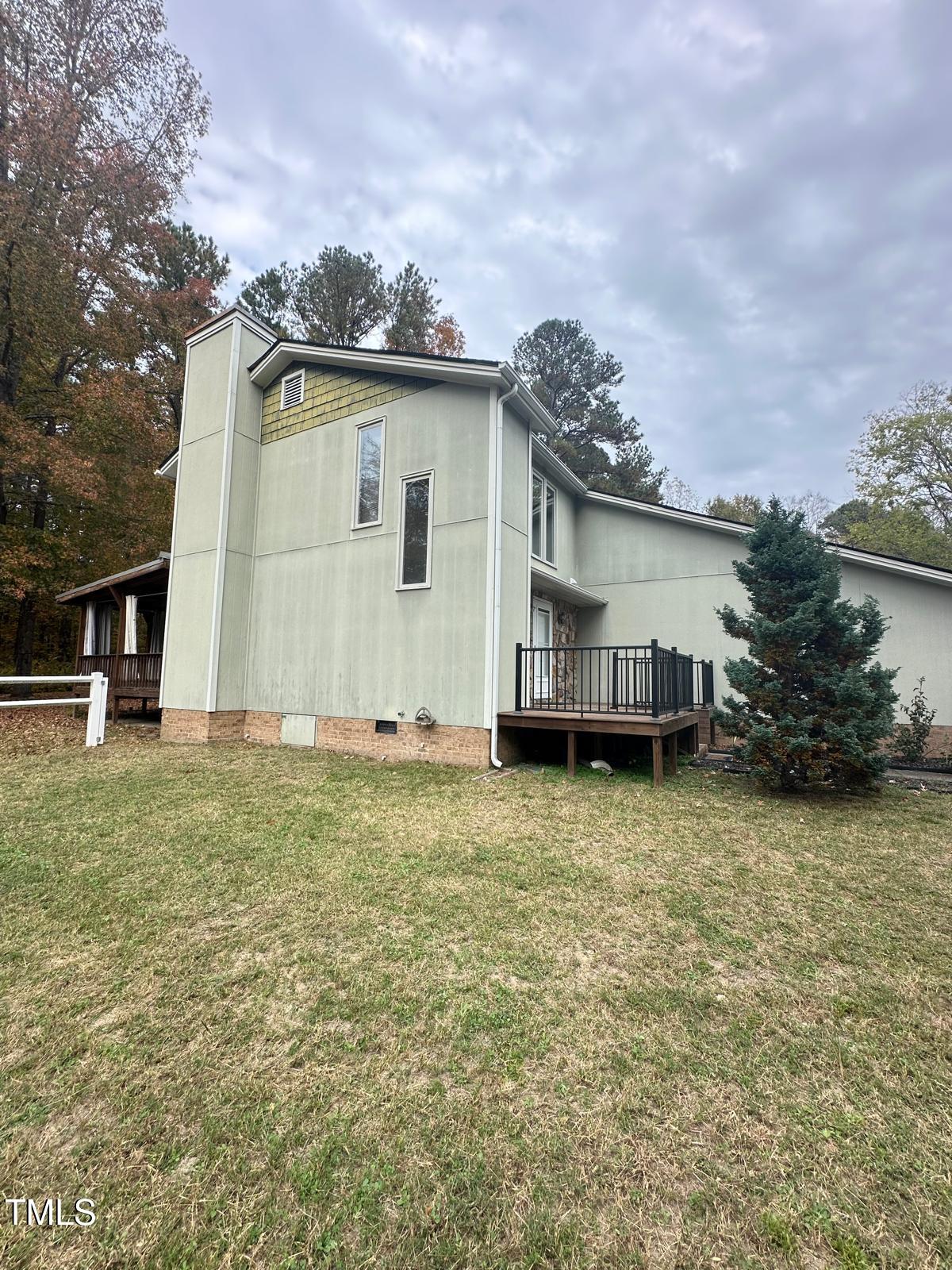 306 Smoketree Way
