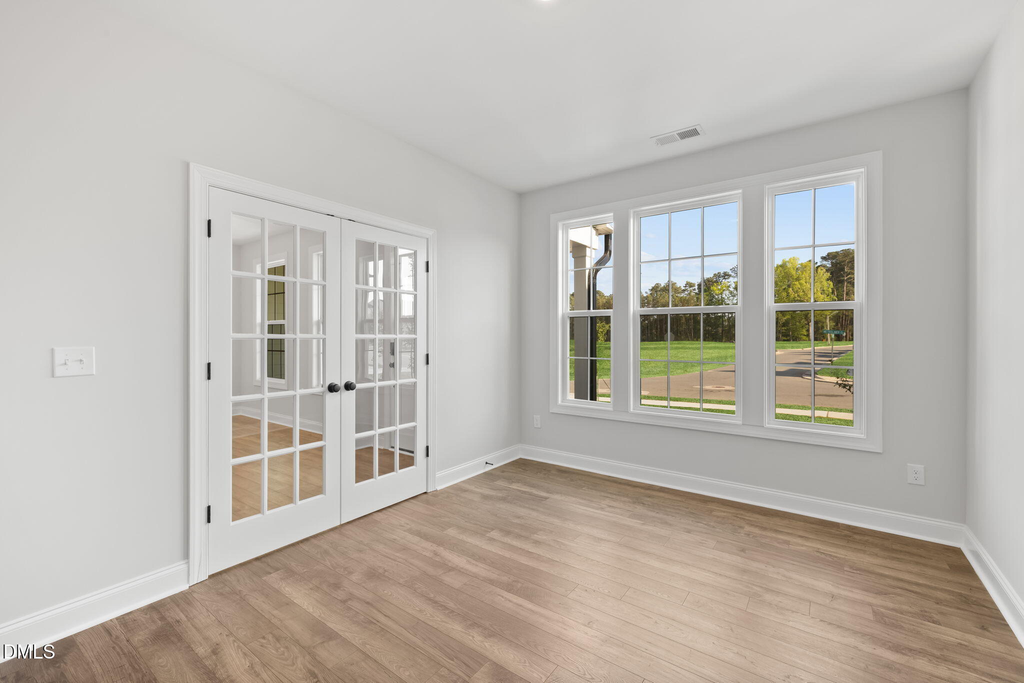 621 Metroliner Place