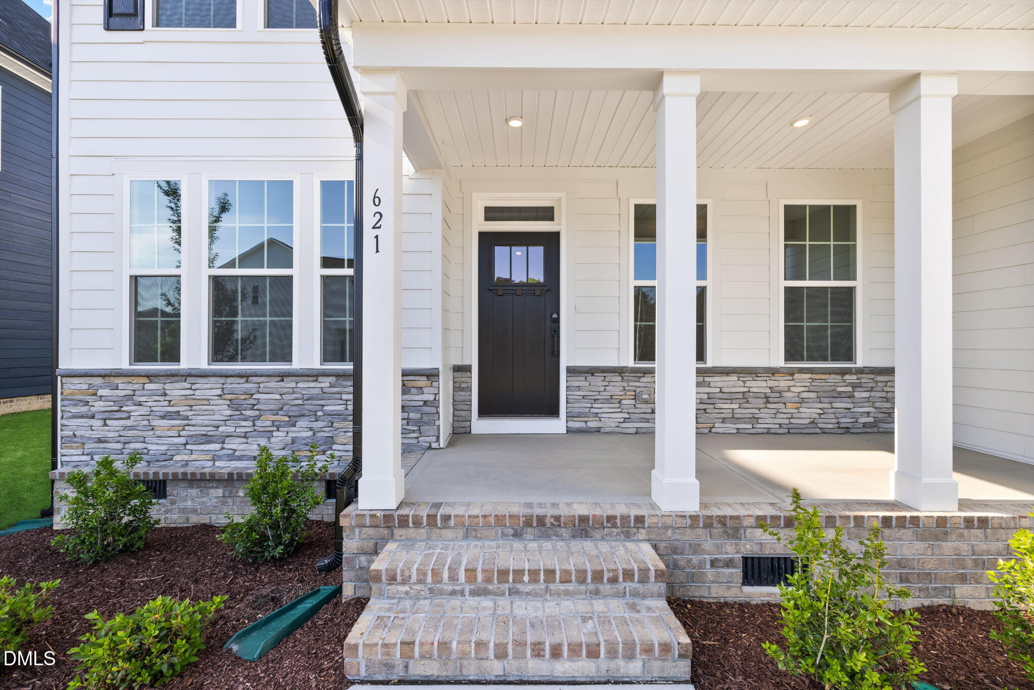 621 Metroliner Place