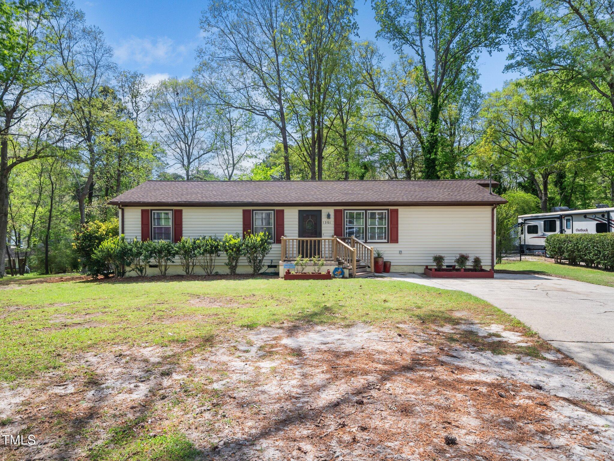 1301 Lynnwood Road