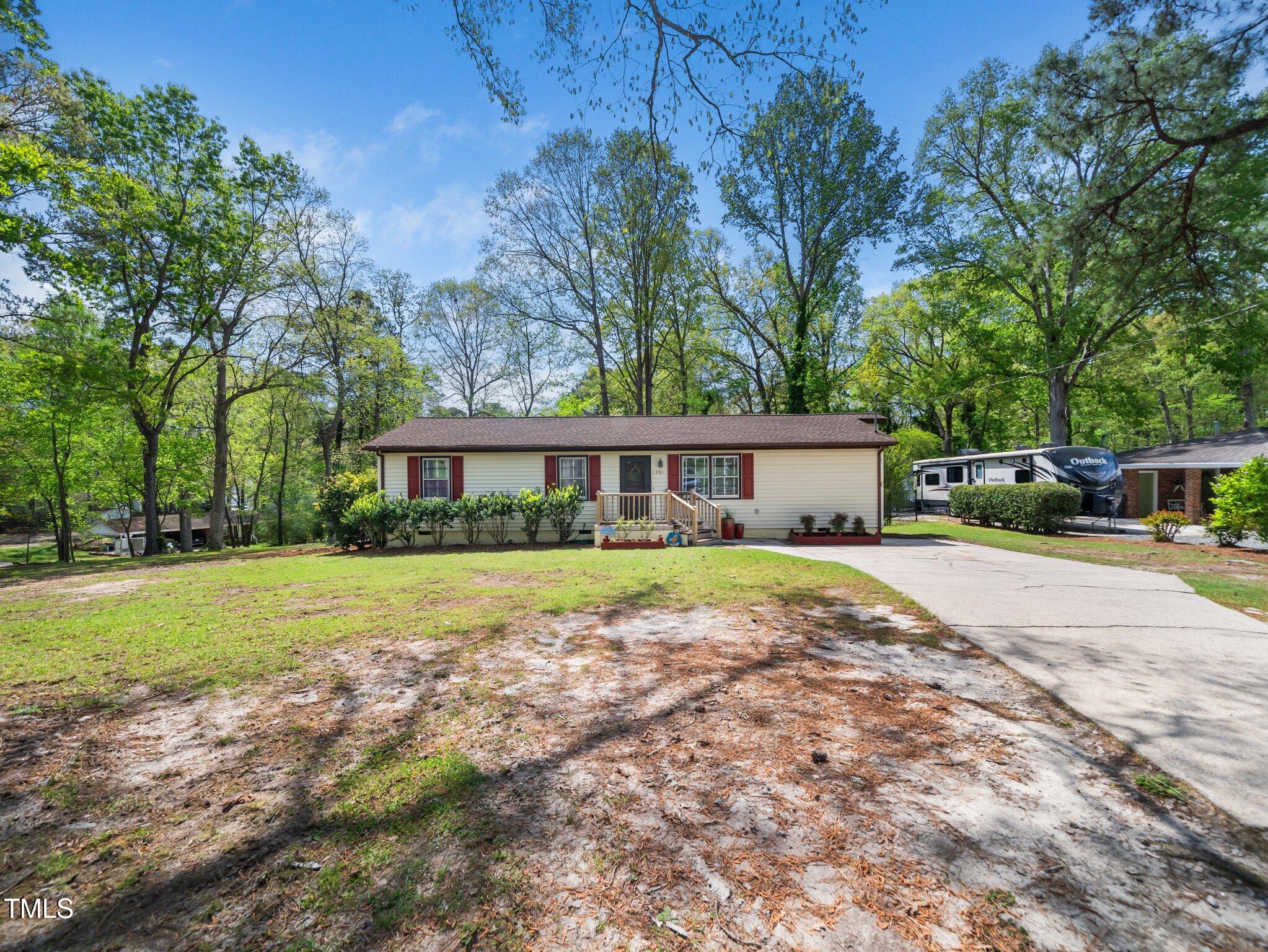 1301 Lynnwood Road