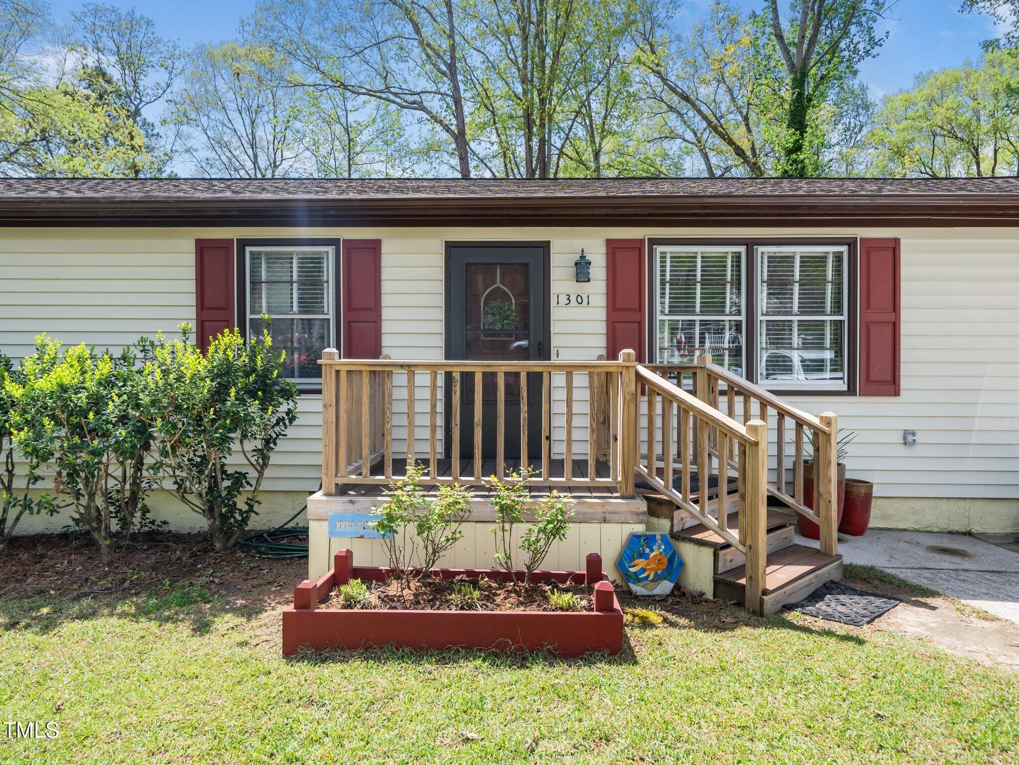 1301 Lynnwood Road
