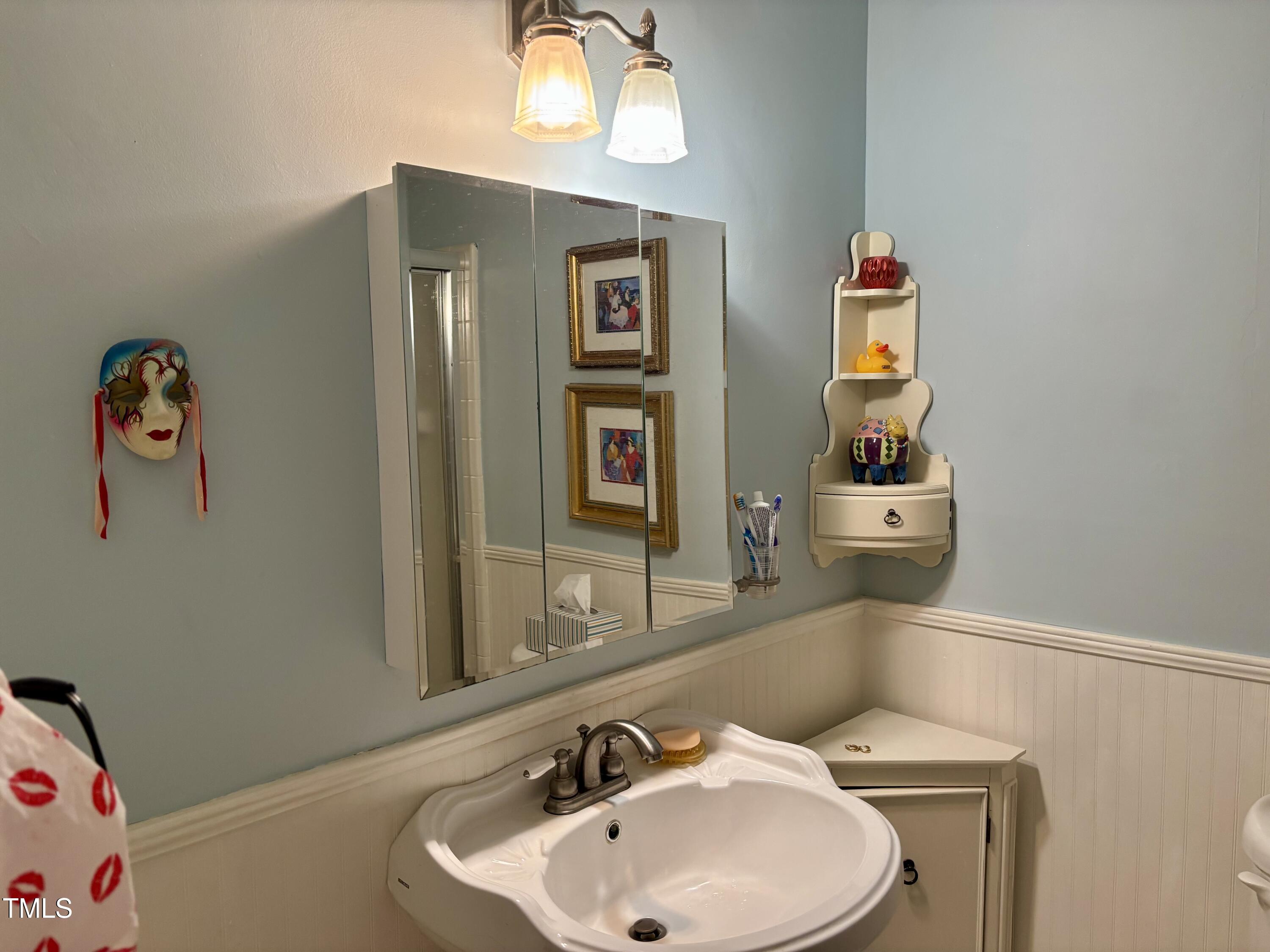 Durham, North Carolina 27707, United States, 4 Bedrooms Bedrooms, ,3 BathroomsBathrooms,Residential,Active,191805