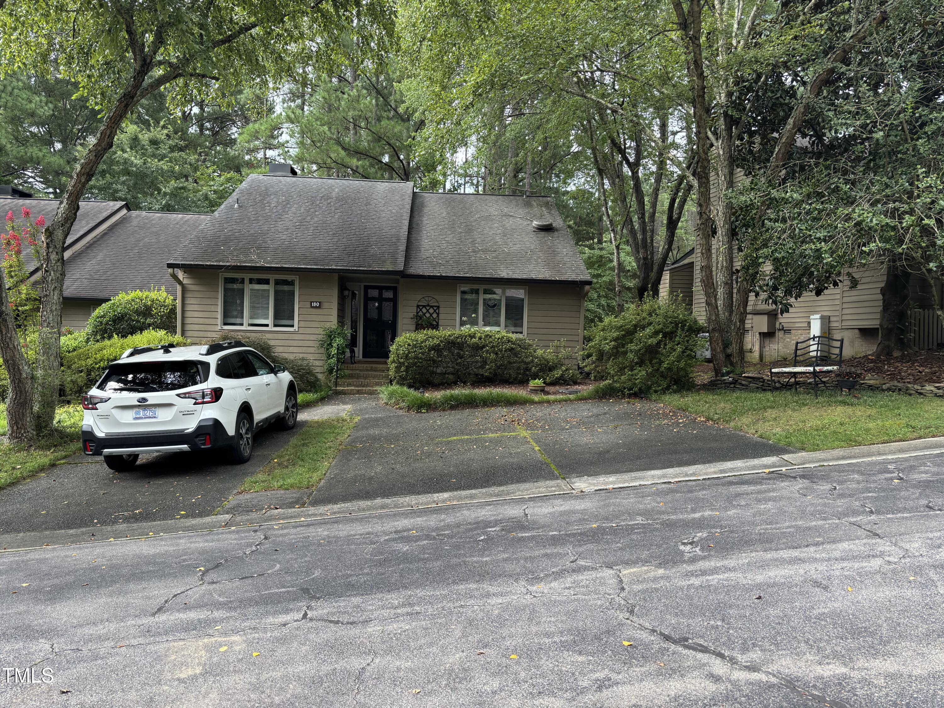 Durham, North Carolina 27707, United States, 4 Bedrooms Bedrooms, ,3 BathroomsBathrooms,Residential,Active,191805