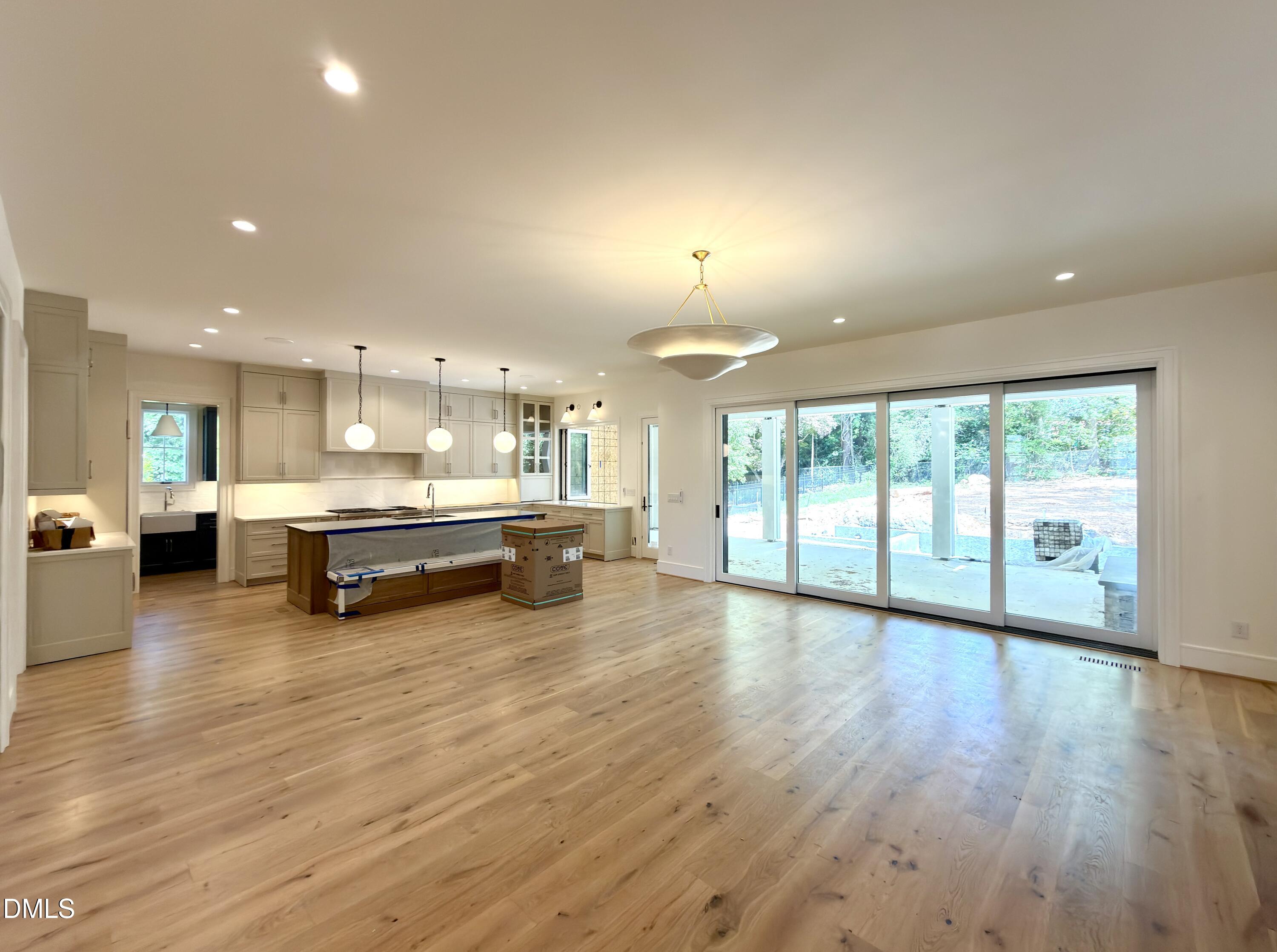 1718 Piccadilly Lane