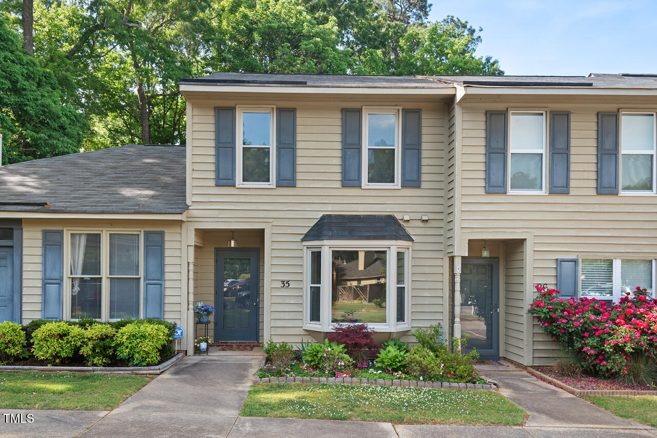35 Stonewall Way
