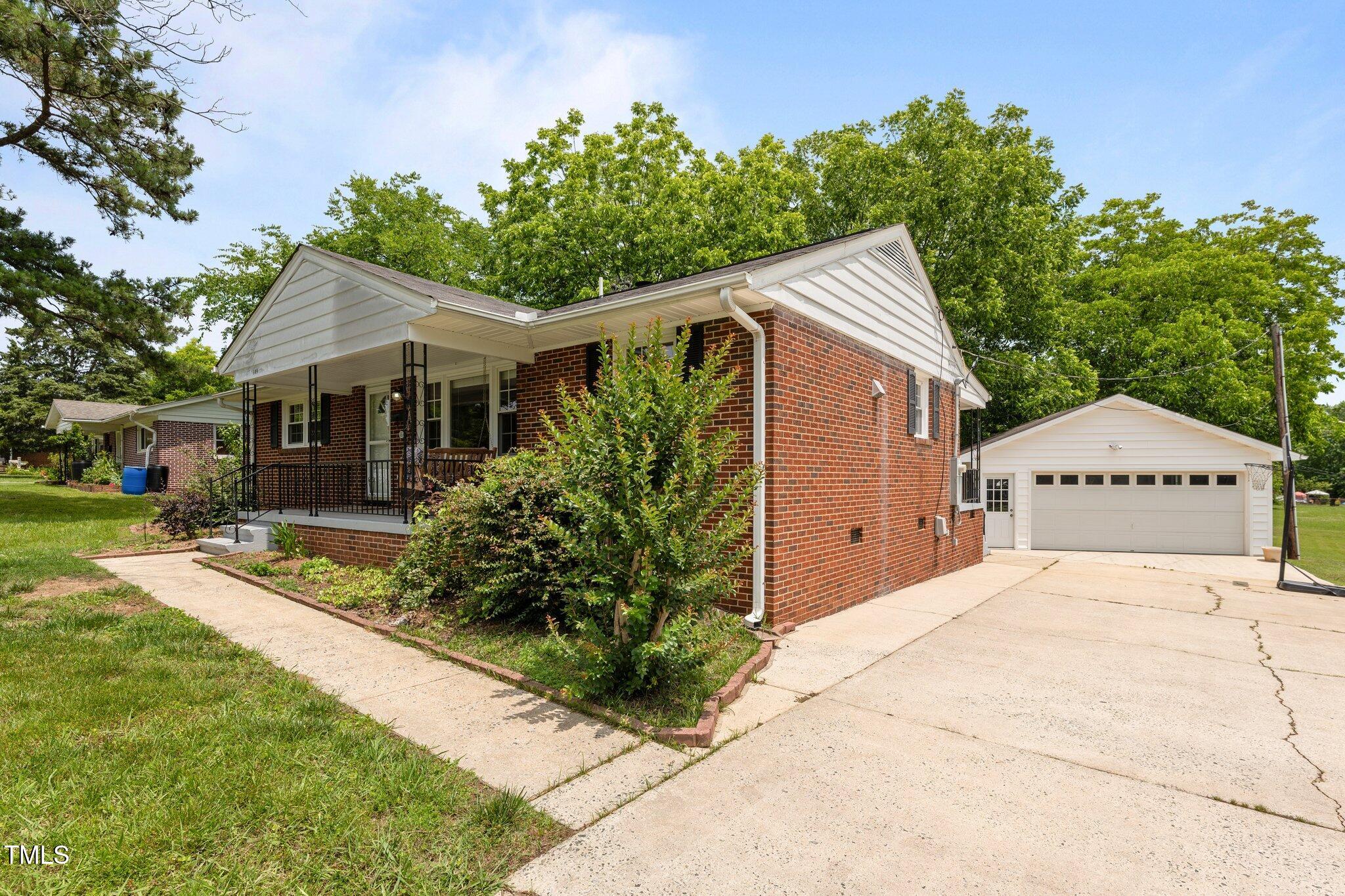 305 Oakgrove Drive