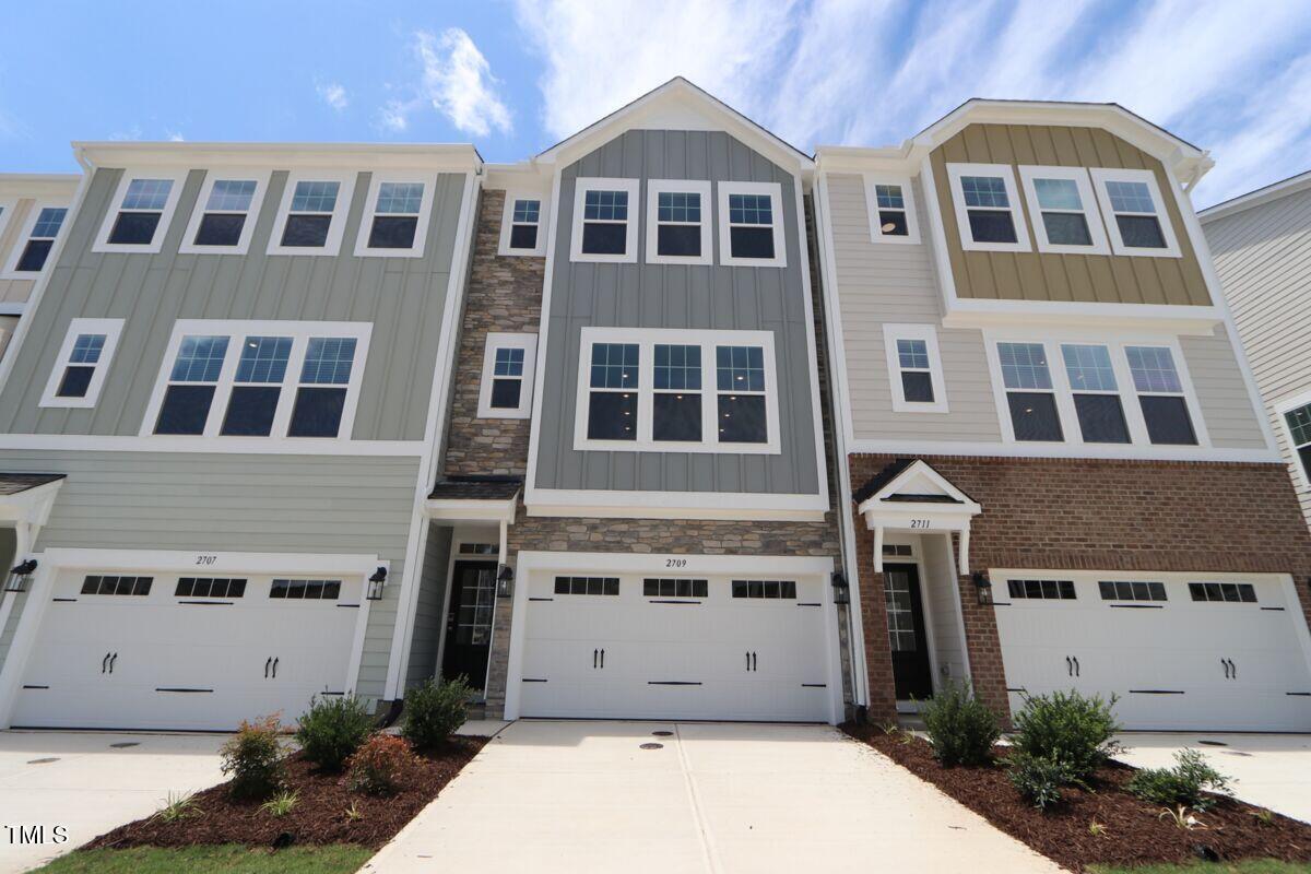 2709 Hunter Woods Drive #560