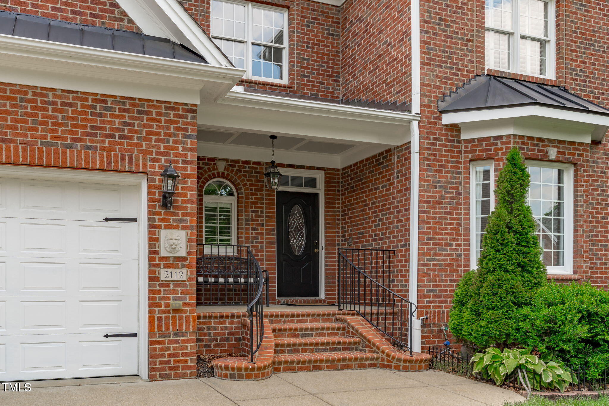 2112 Tulare Court