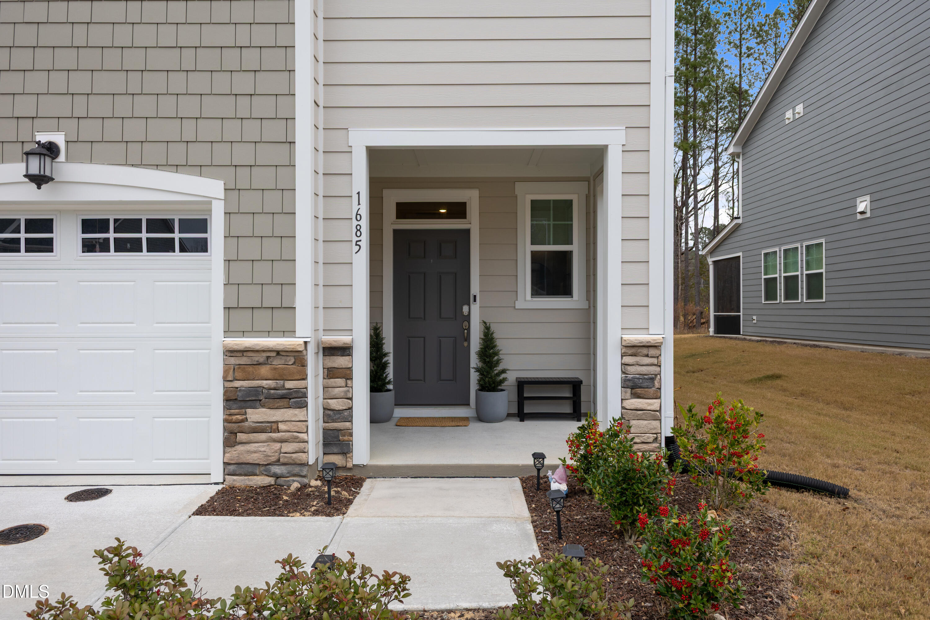 1685 Singing Bird Trail