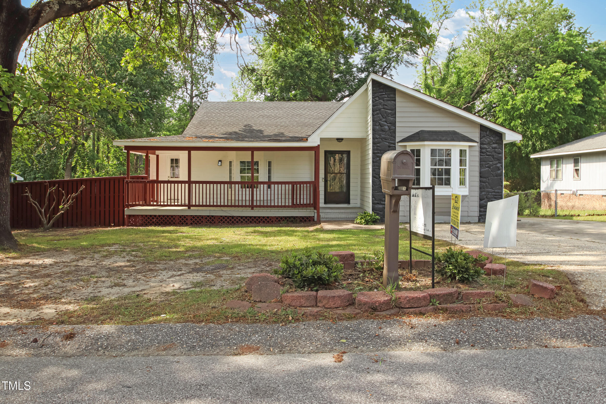 108 Carmichael Lane
