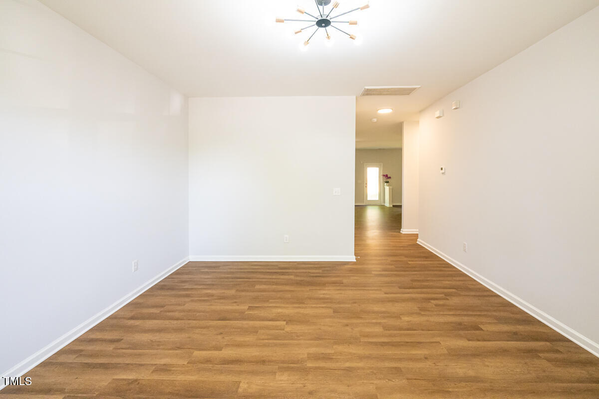 6 Dawson Ct Court