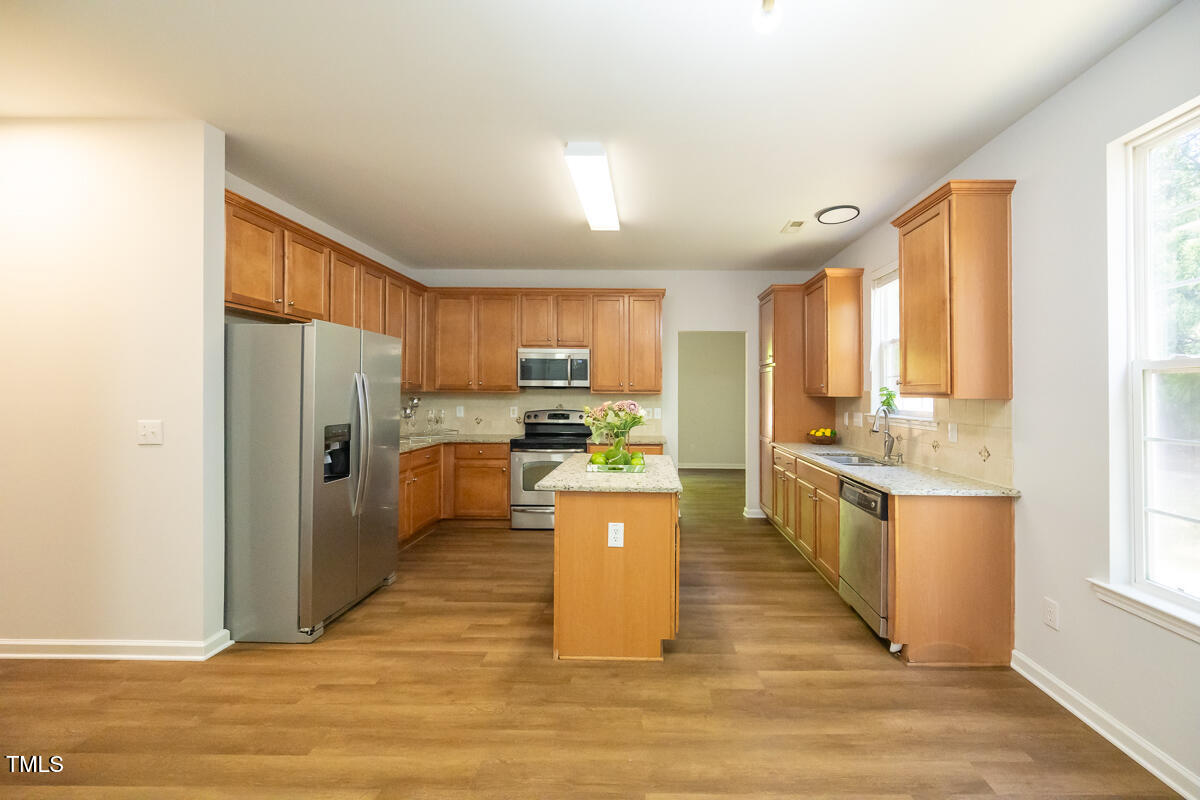 6 Dawson Ct Court