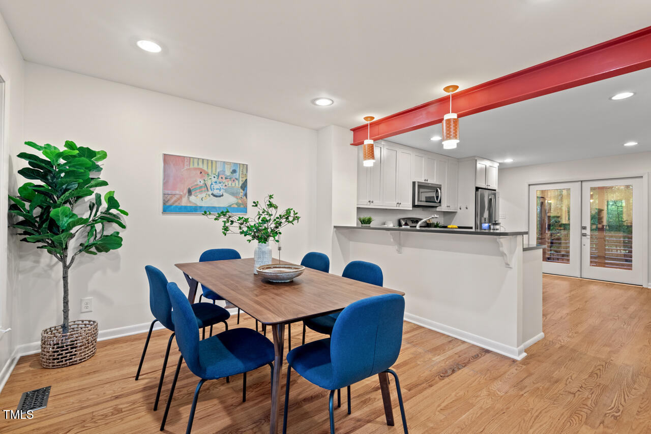 2525 Buxton Court