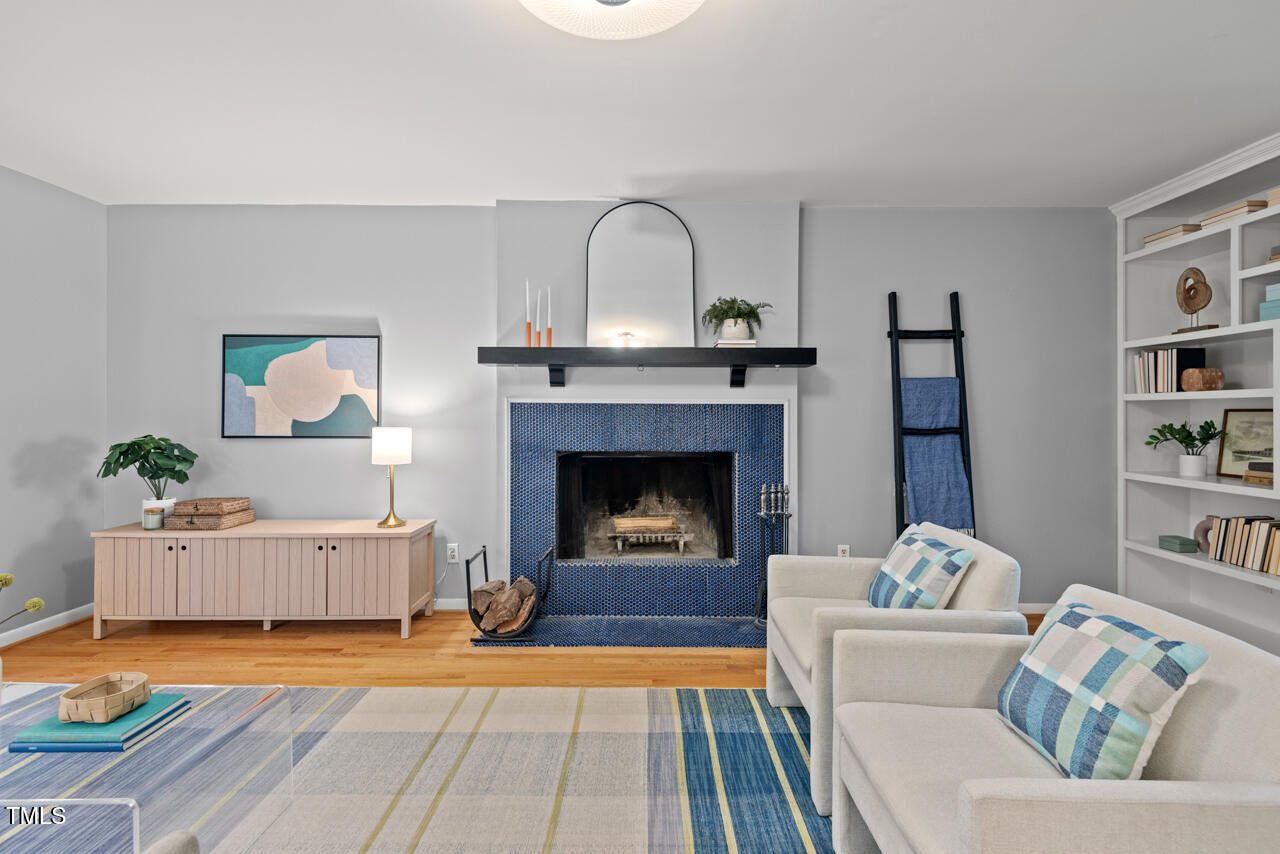 2525 Buxton Court