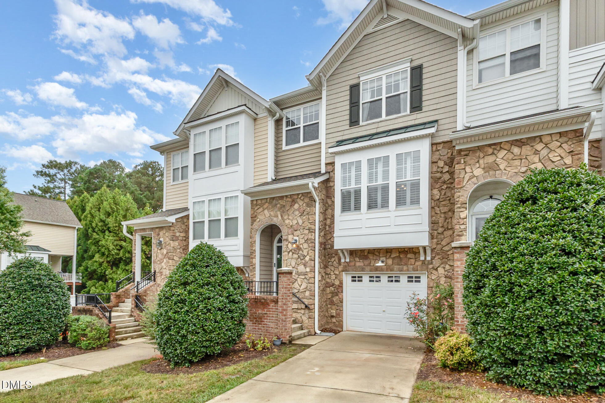 5905 Cameo Glass Way