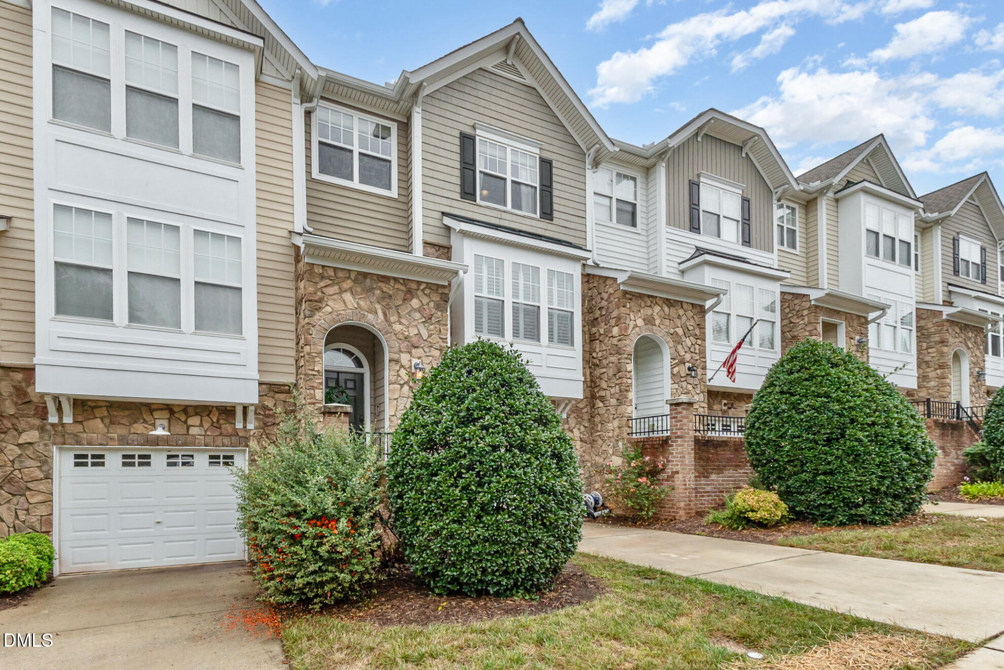 5905 Cameo Glass Way