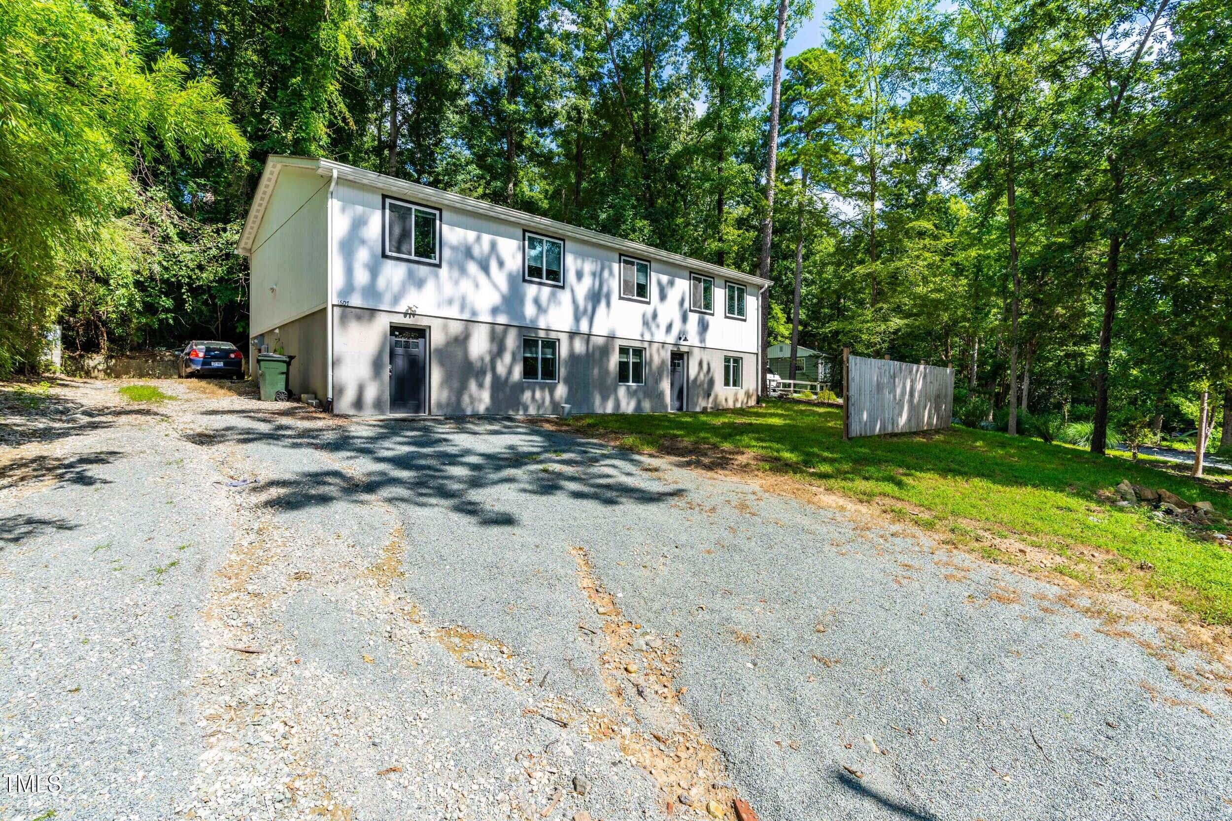 1607 Old Oxford Road