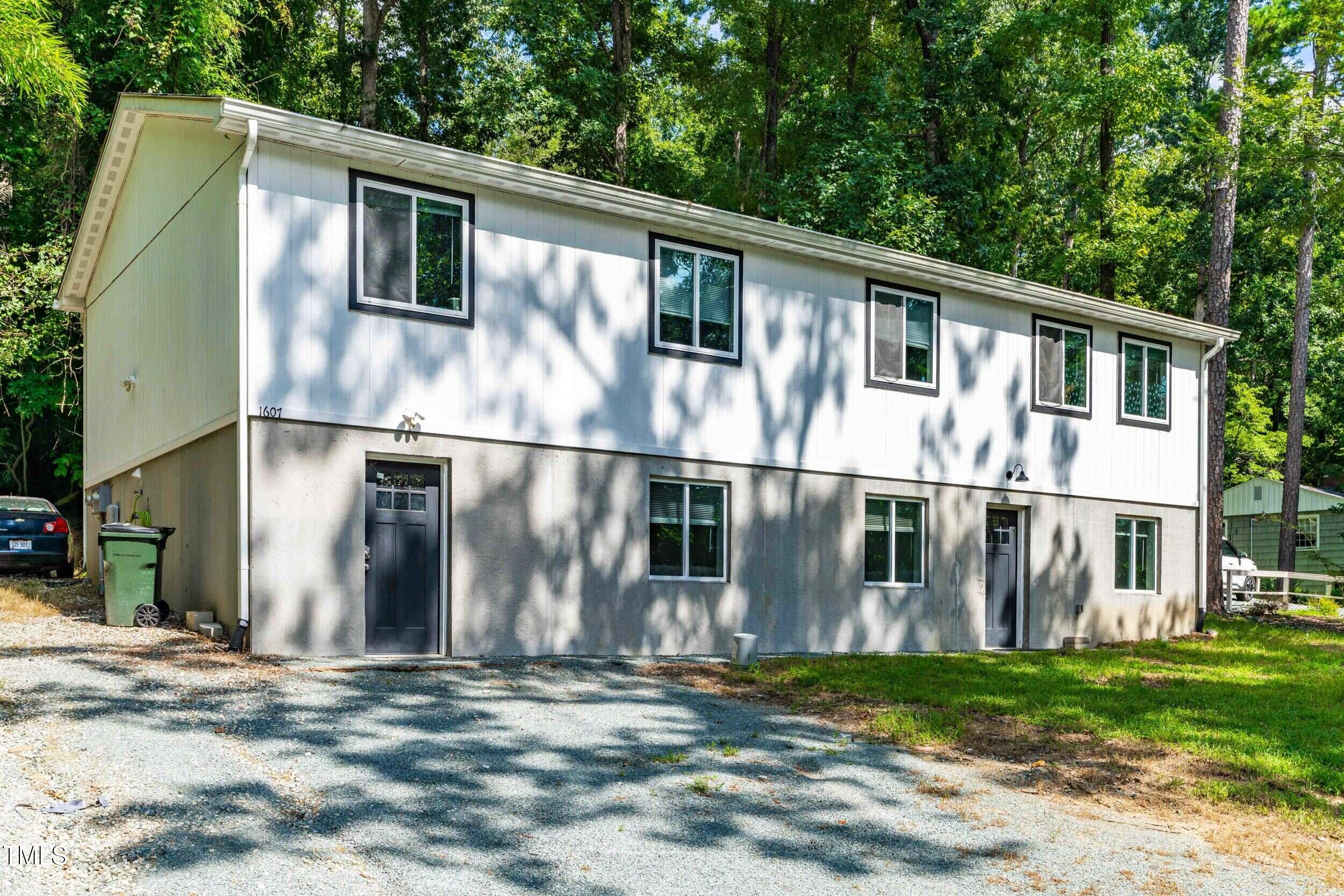 1607 Old Oxford Road