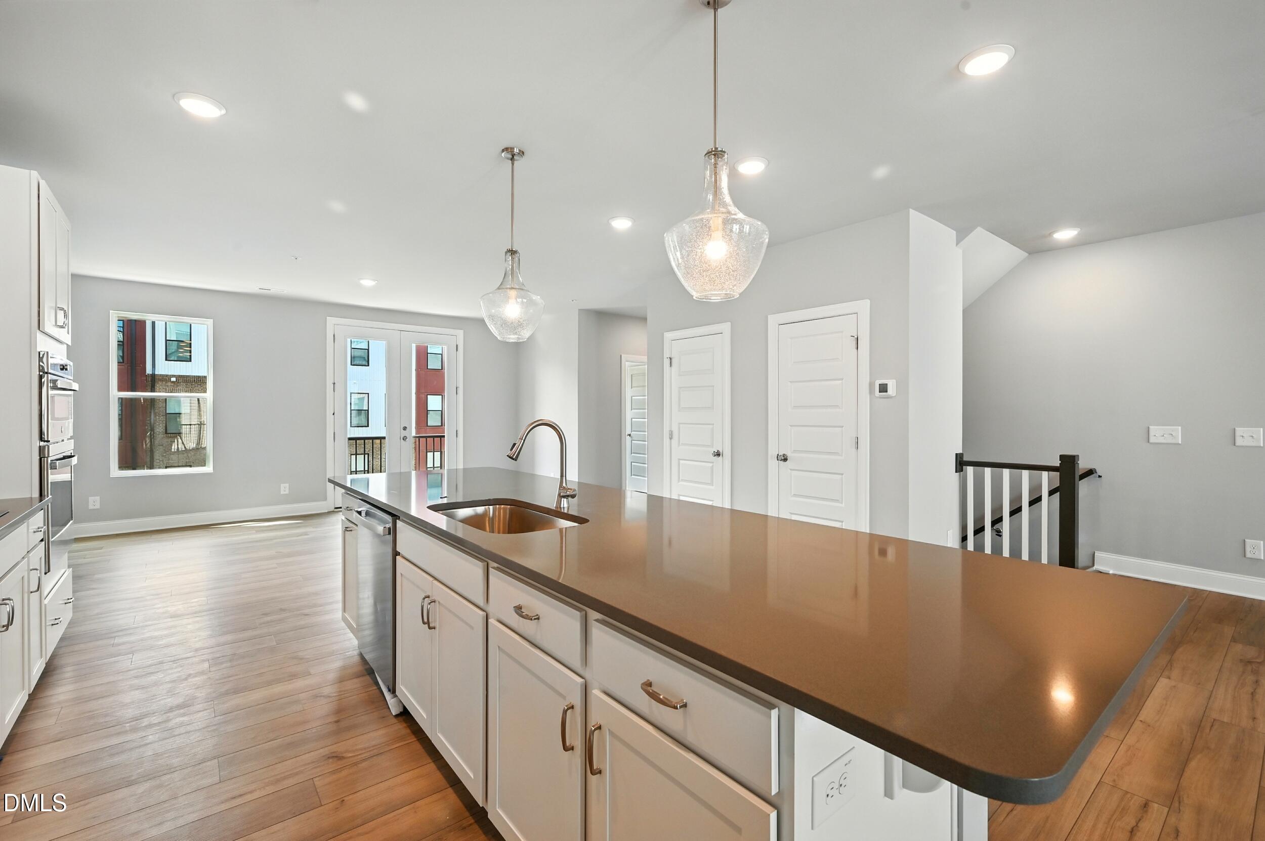 1242 Coach Station Alley 201