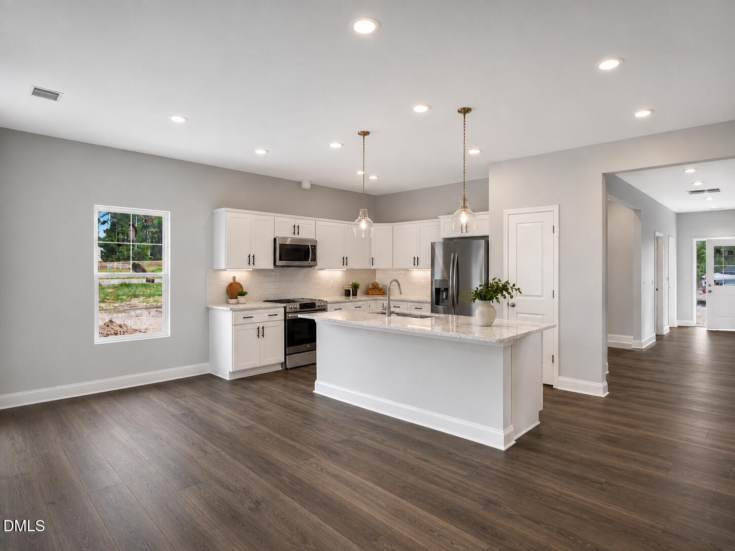 386 Contractor Court