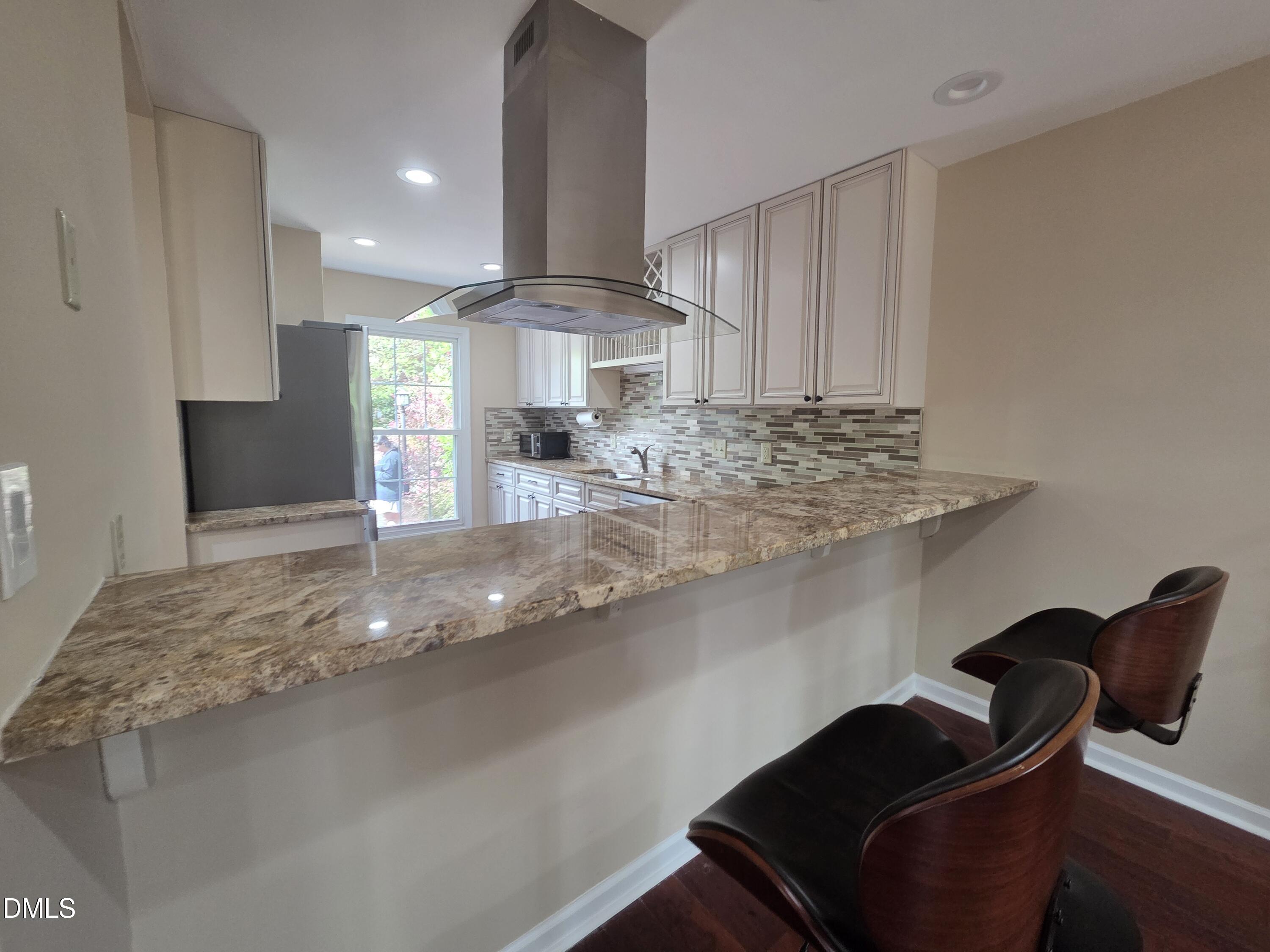 2716 Rue Sans Famille