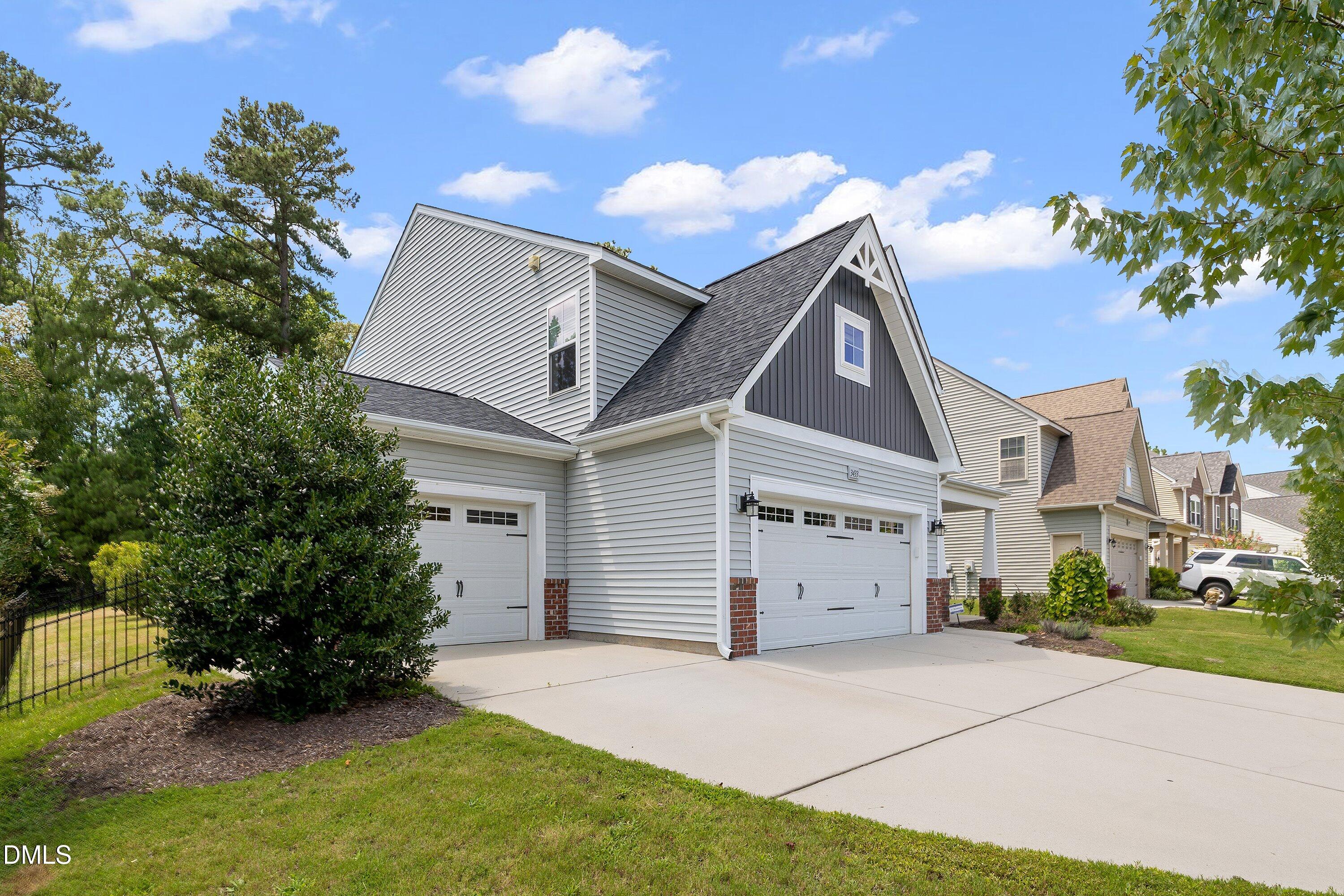 3433 Grosbeak Way