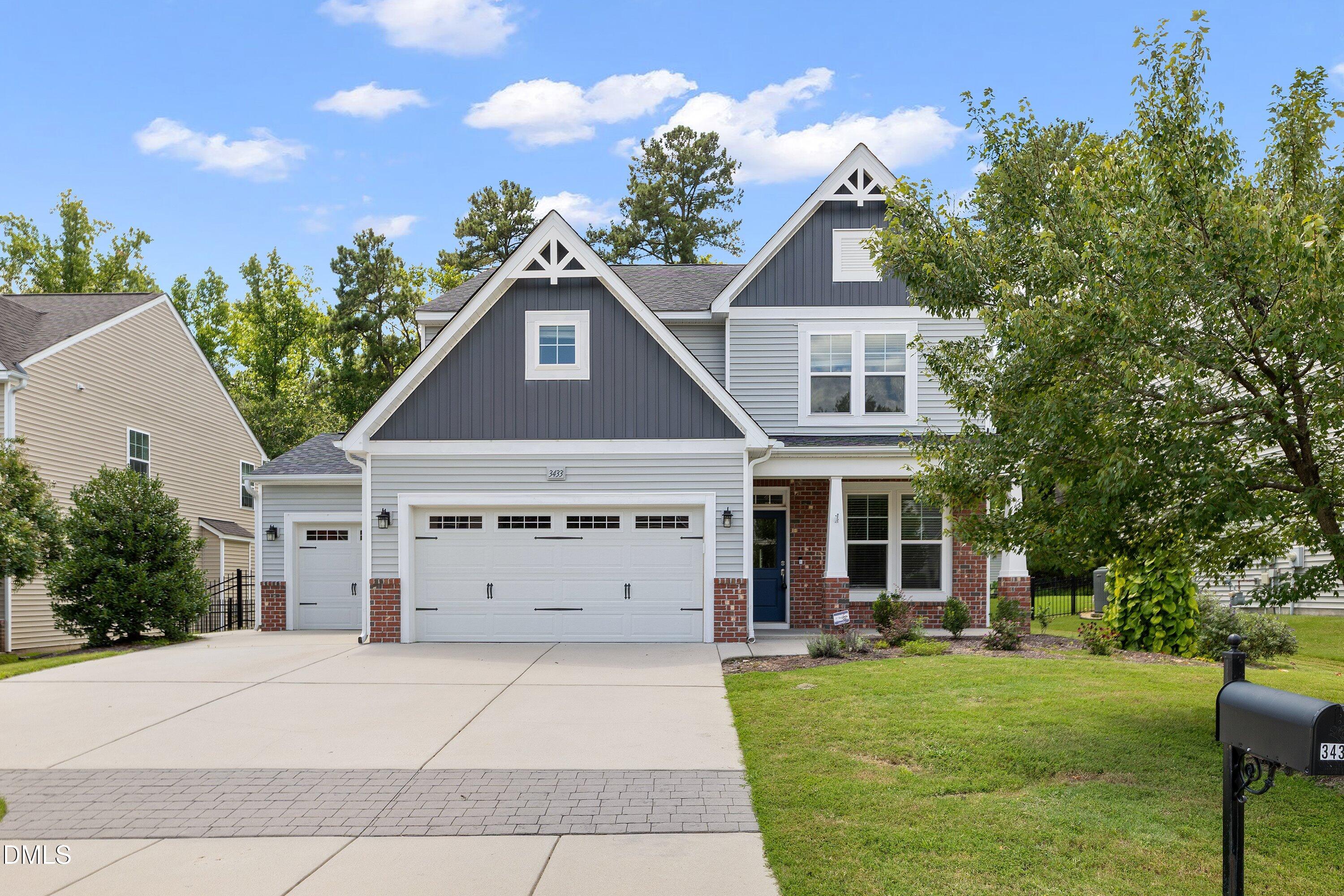 3433 Grosbeak Way