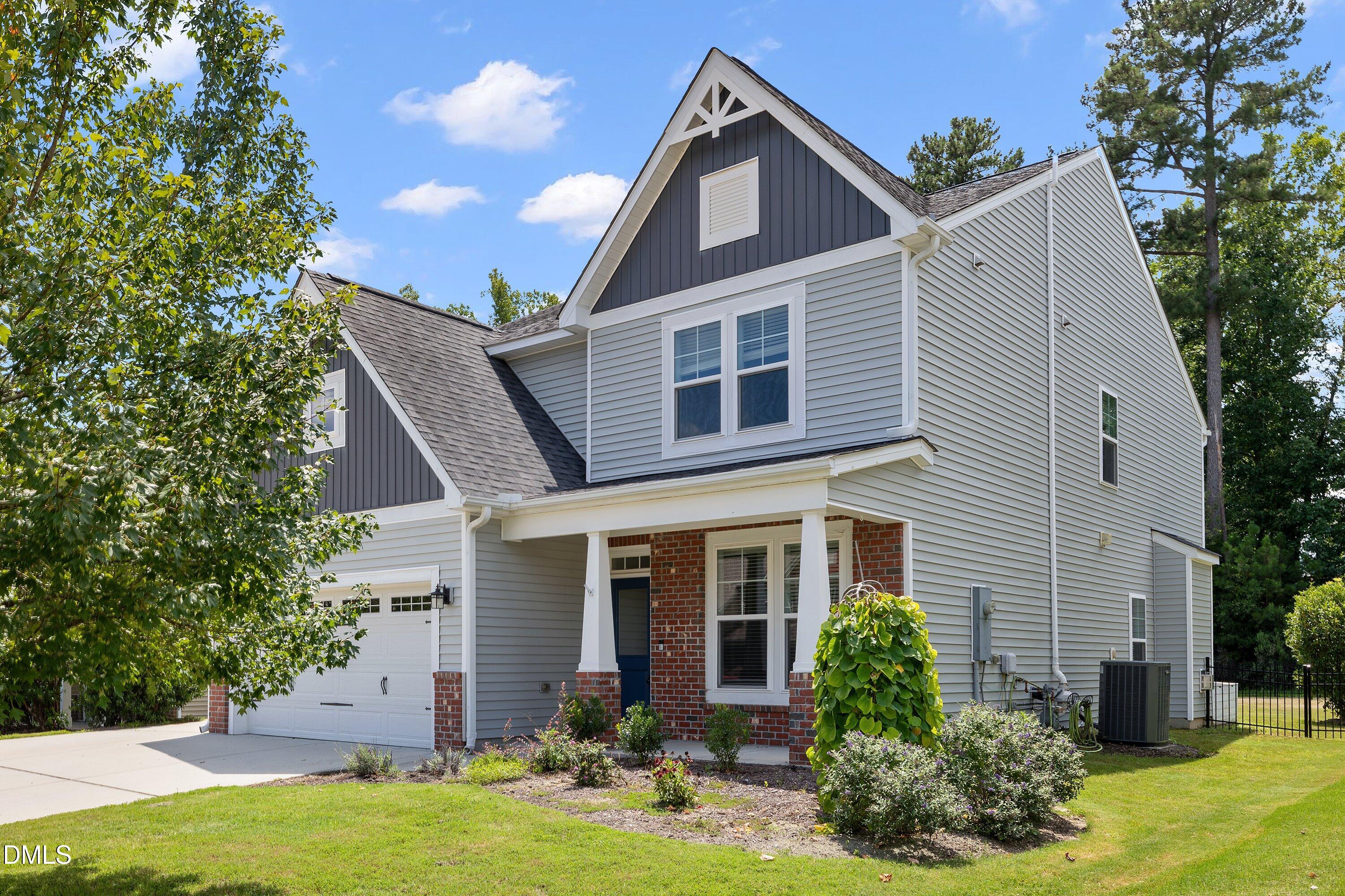 3433 Grosbeak Way