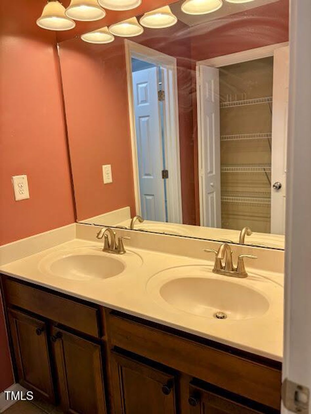 listing image 57