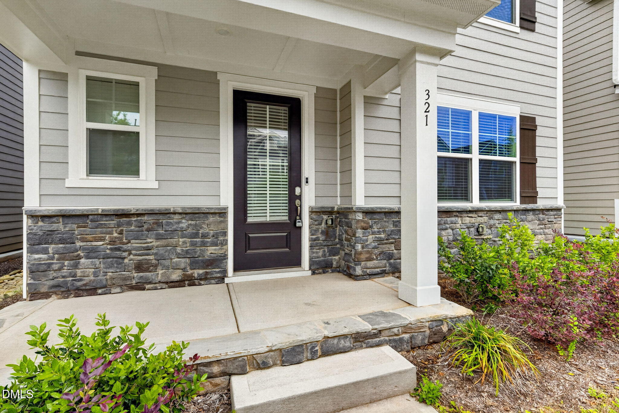 321 Natsam Woods Way